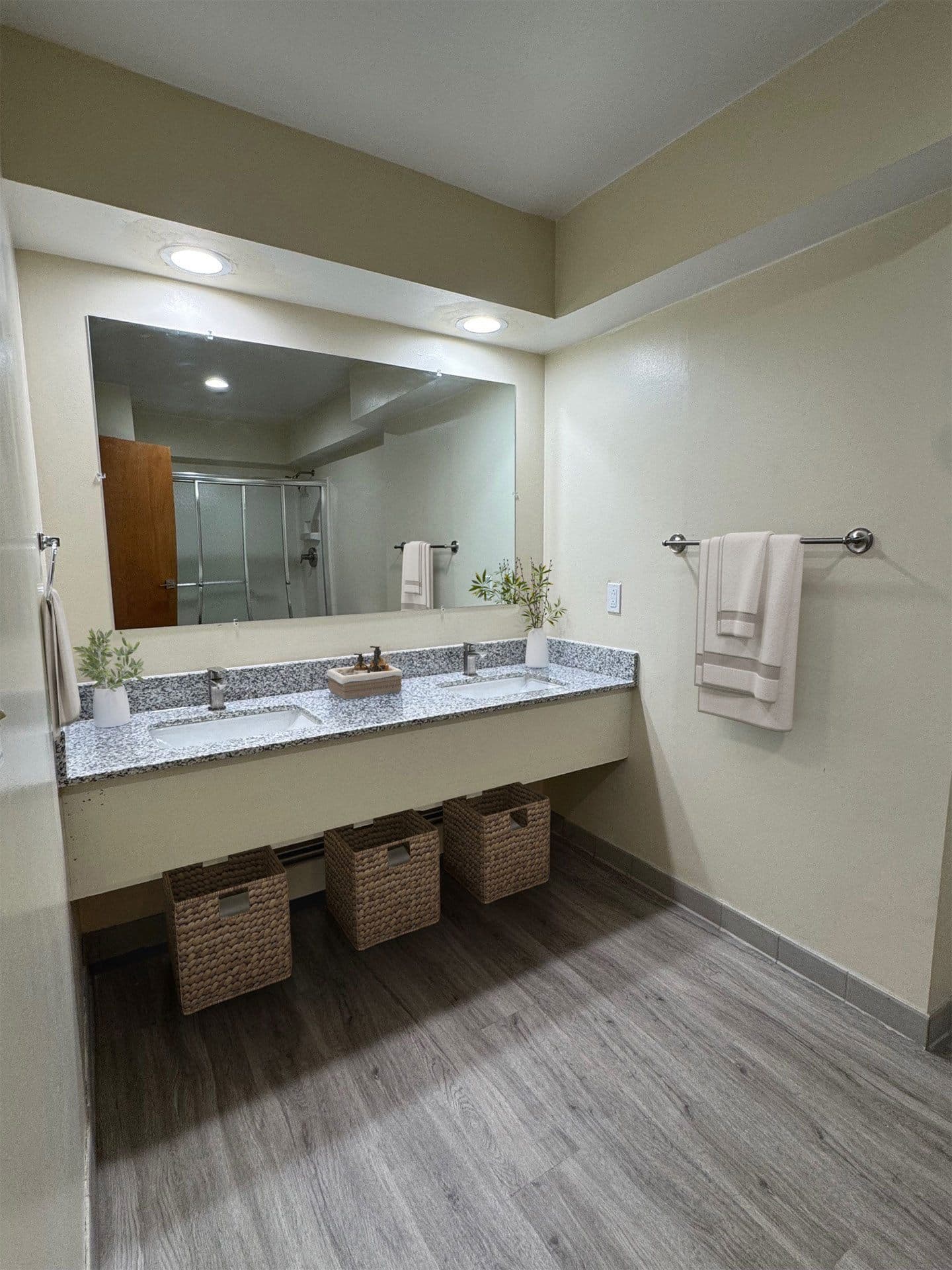 611 Regency Way Apartments 6 of 11