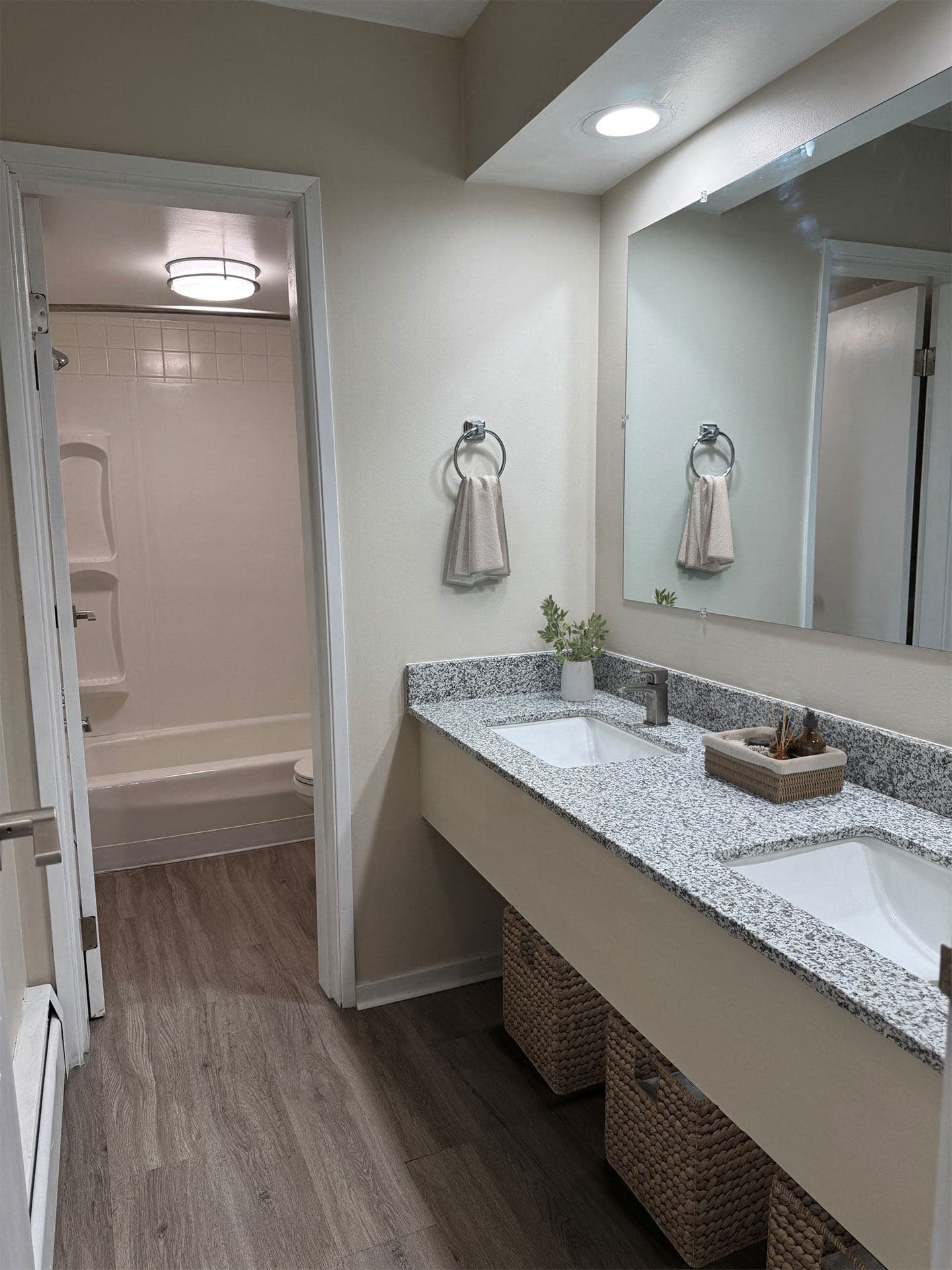 611 Regency Way Apartments 7 of 11
