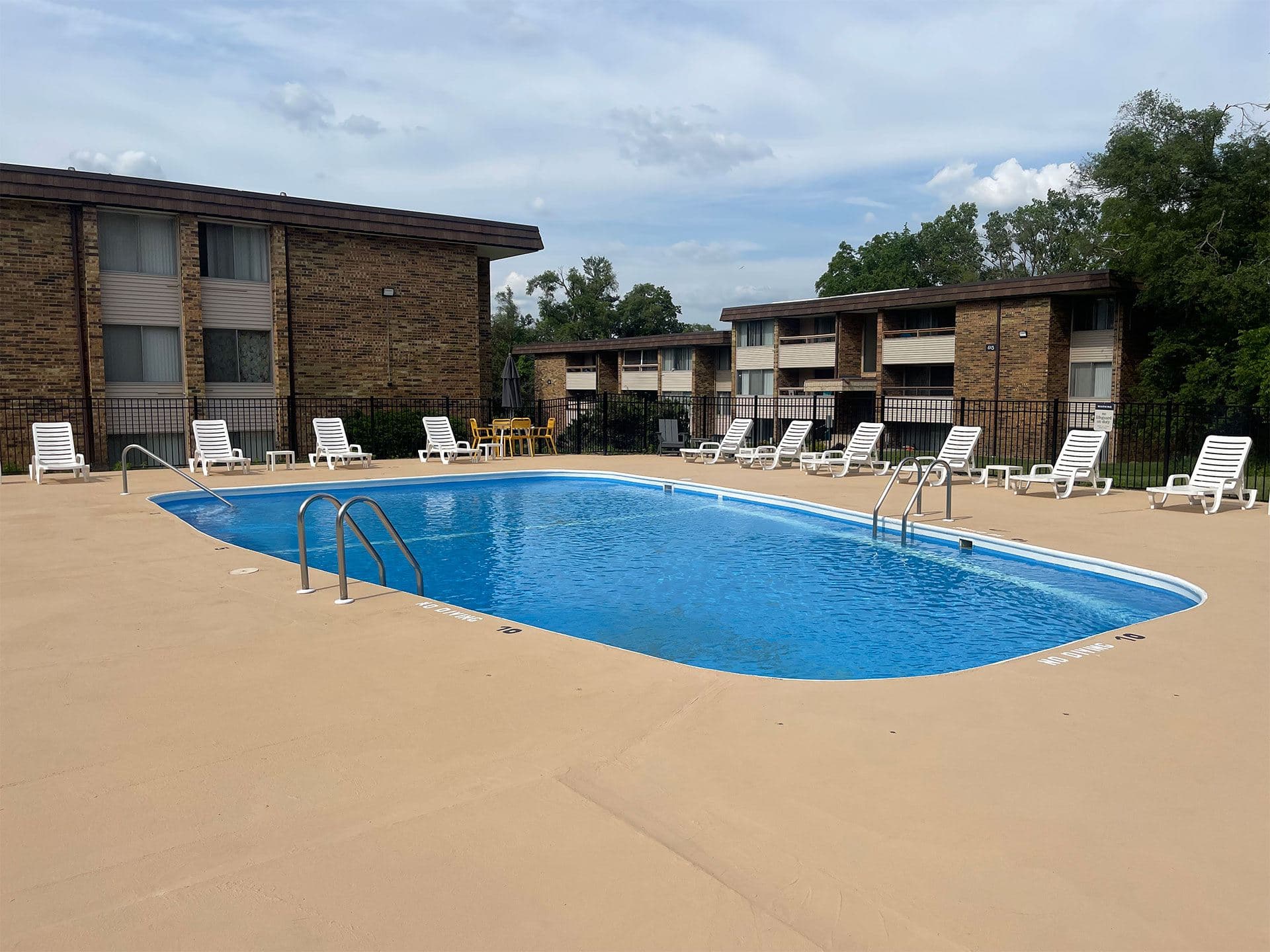 611 Regency Way Apartments 9 of 11
