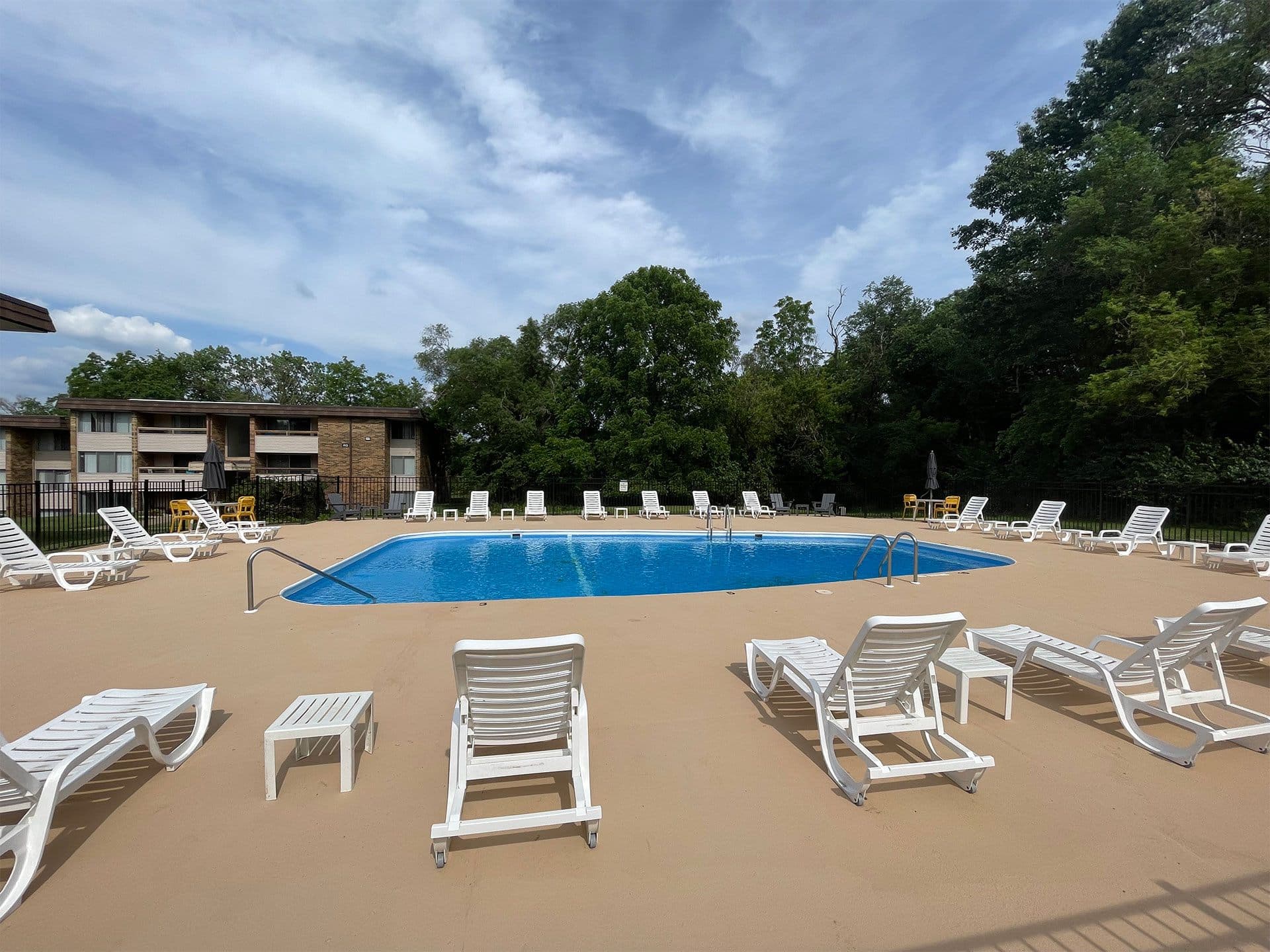 611 Regency Way Apartments 10 of 11