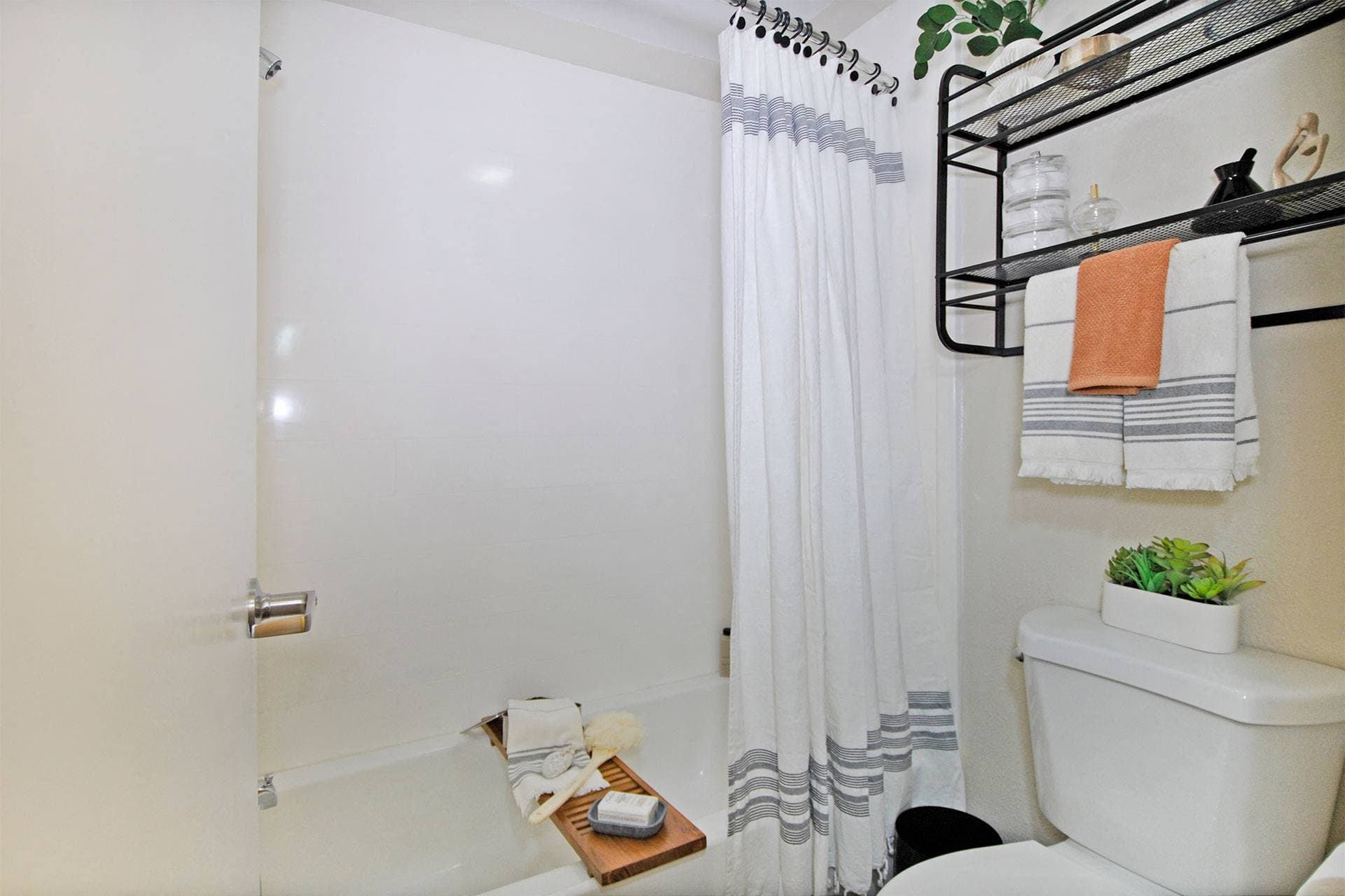The Alcove Southfield Apartments 7 of 11