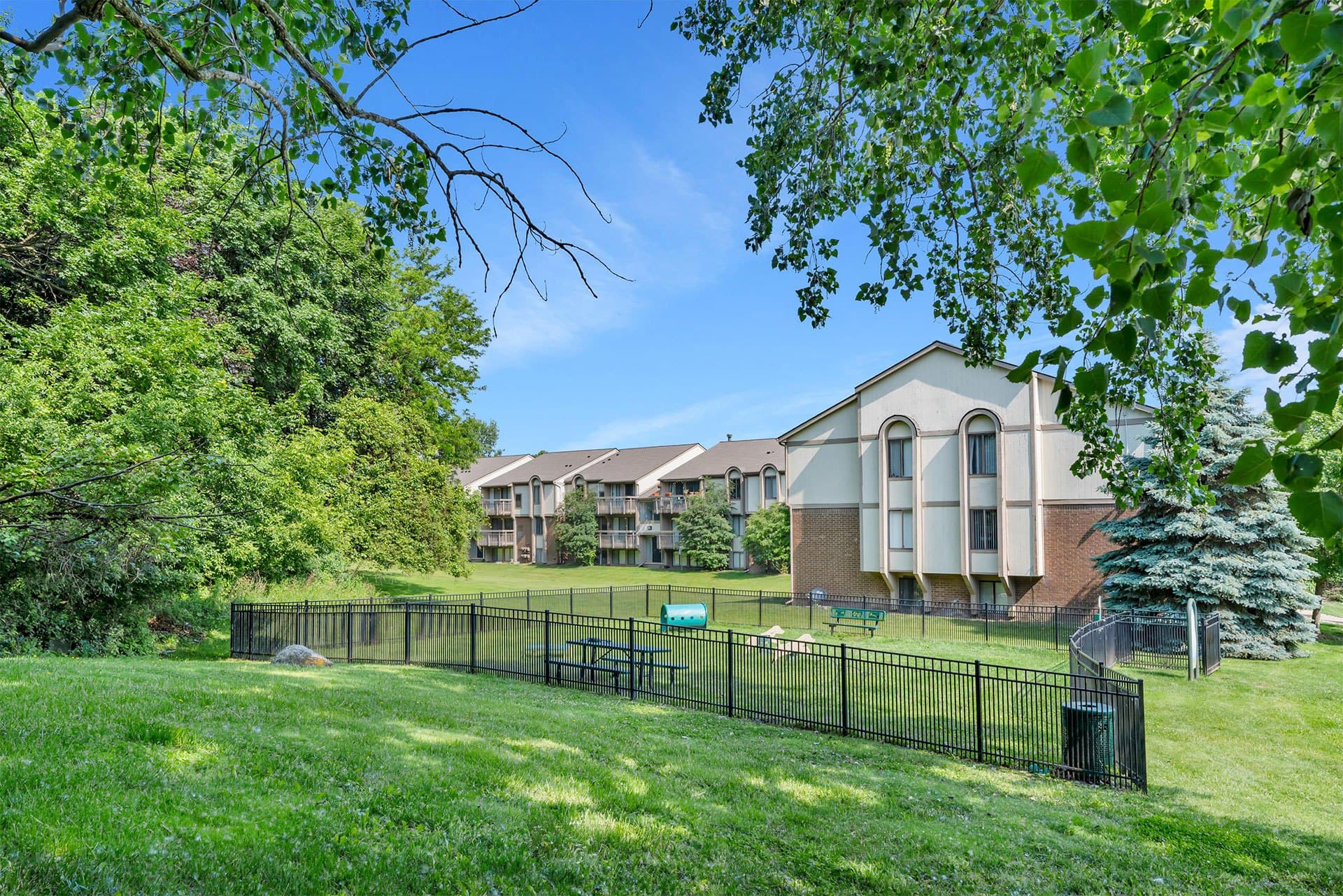 Bloomfield Place 32 of 34
