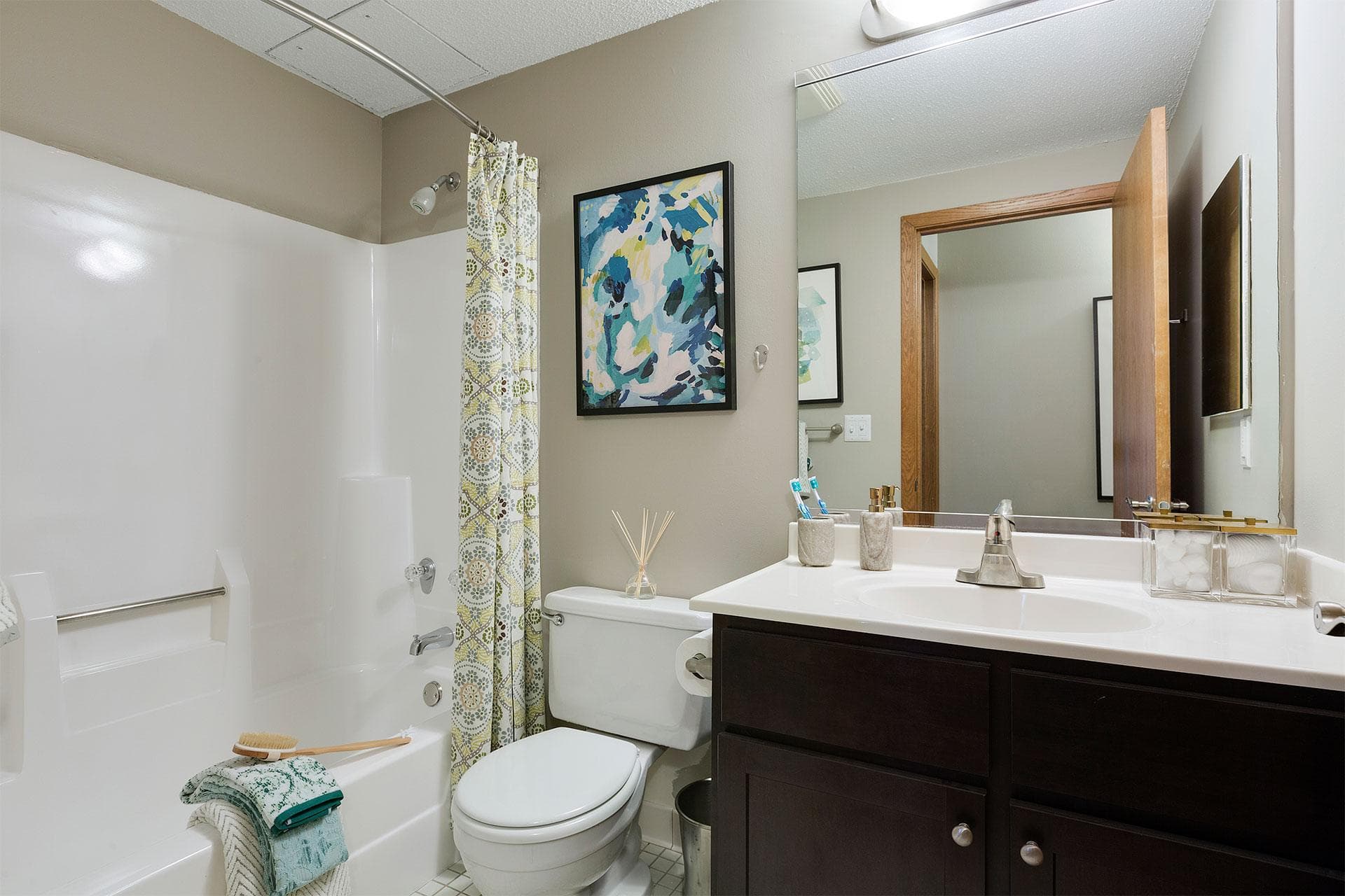 Modern Apartments in St. Paul, MN 17 of 39