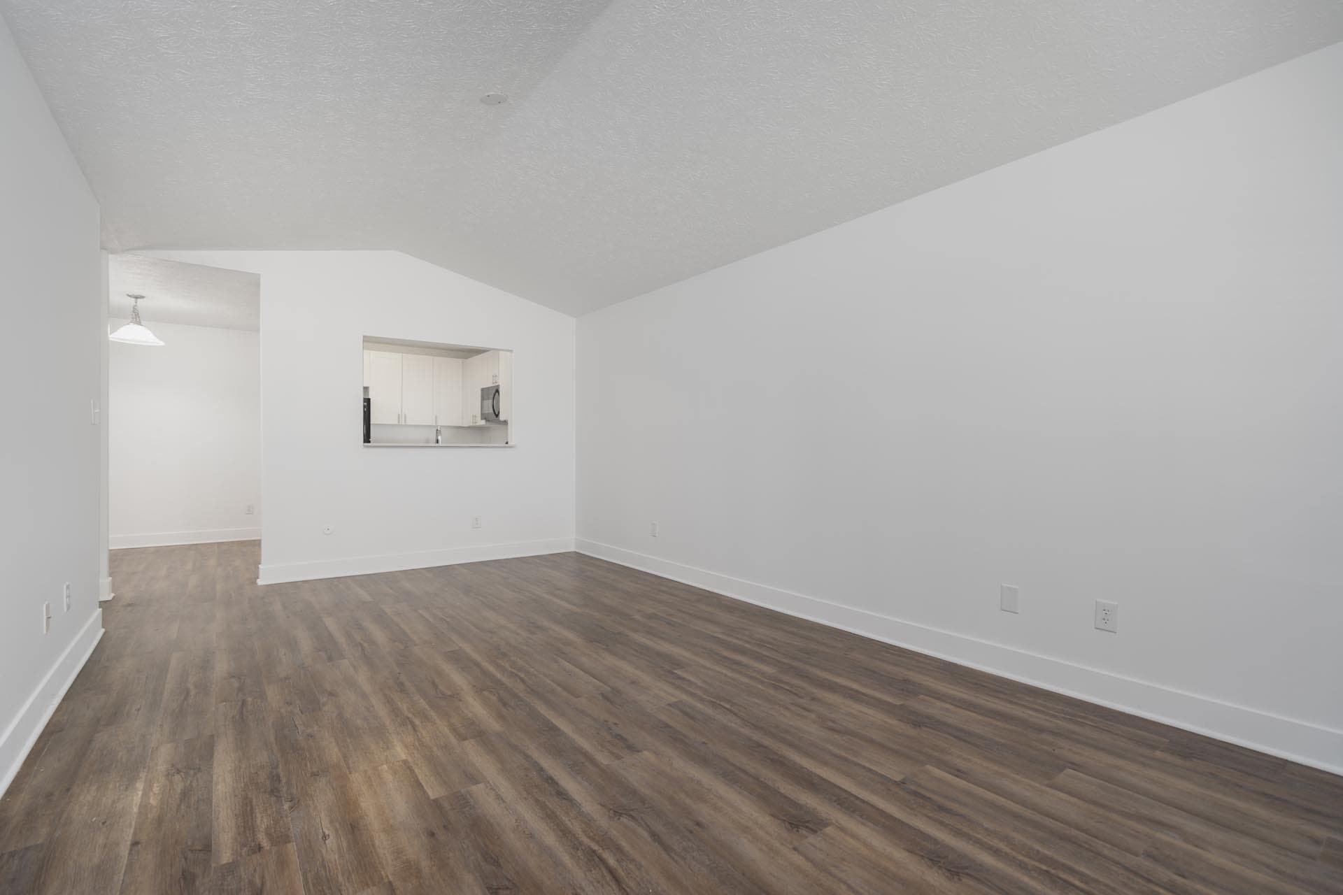Crown Plaza Apartments in Plainfield, IN 4 of 38