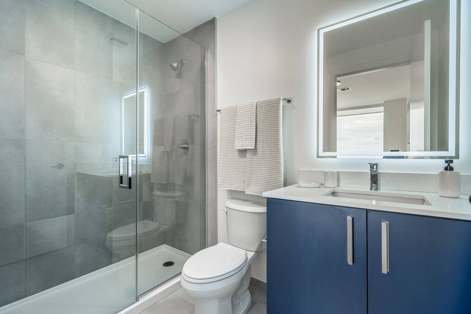 Luxury Living 15 of 63