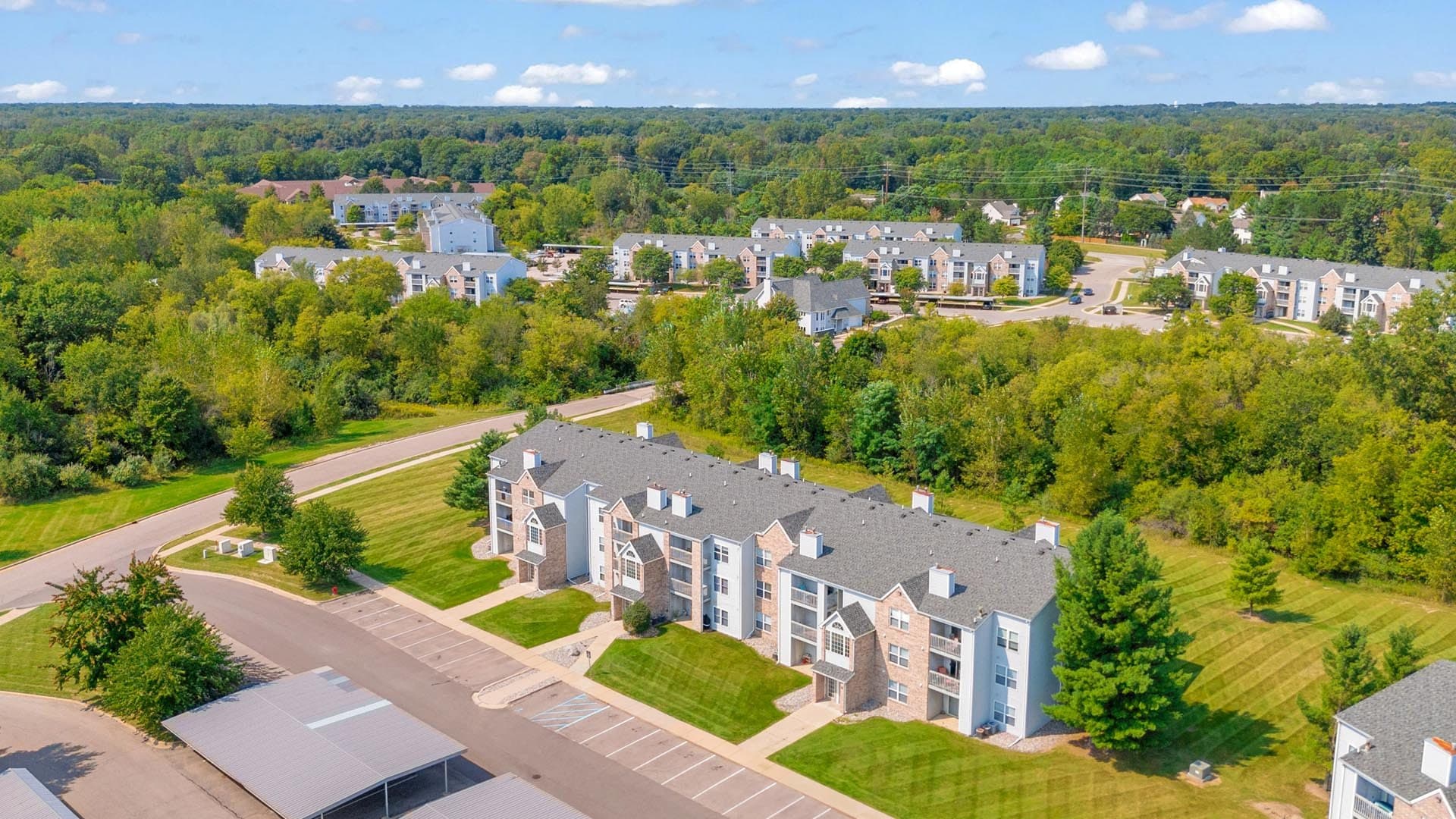 Central Park Apartments &amp; Townhomes in Okemos, MI 25 of 29