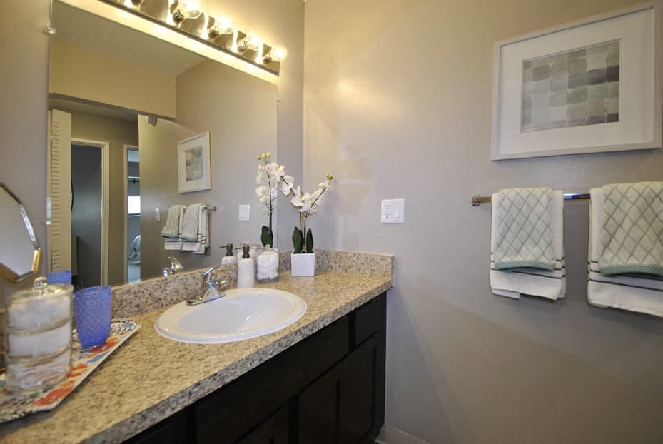 Lansing Apartments for Rent at Village Green of Lansing 10 of 12