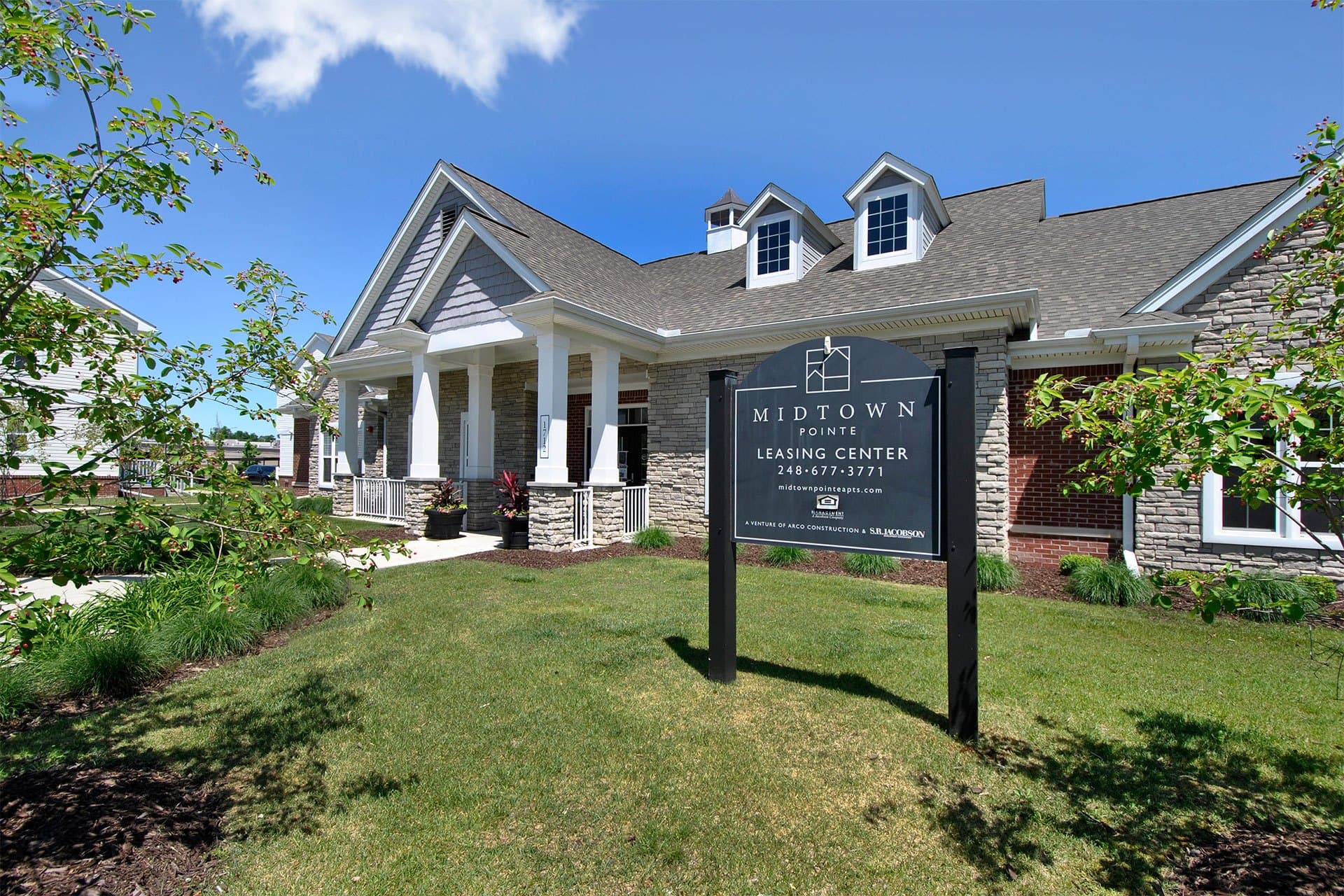 Midtown Pointe Apts and Townhomes 46 of 46