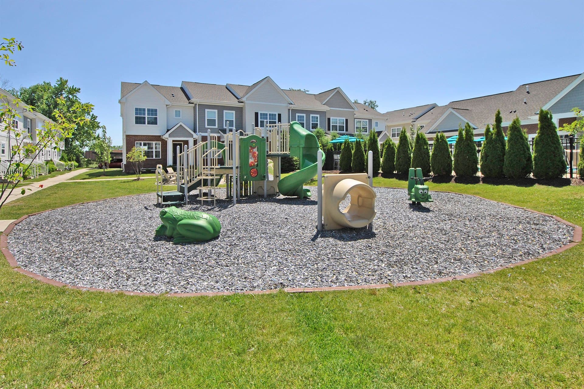 Midtown Pointe Apts and Townhomes 40 of 46