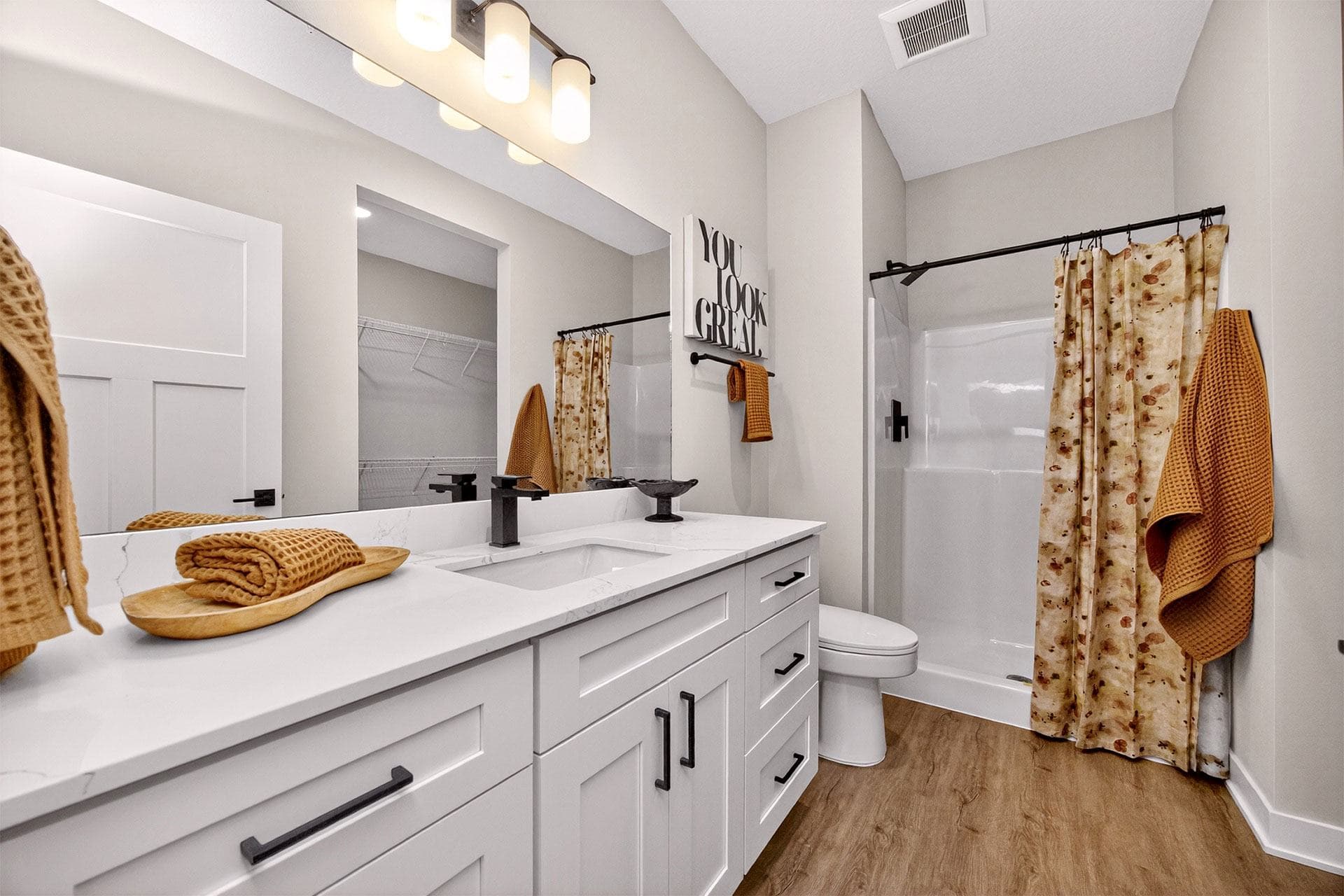 Luxury Apartments &amp; Townhomes in West Des Moines Picket Fence Rentals 18 of 34