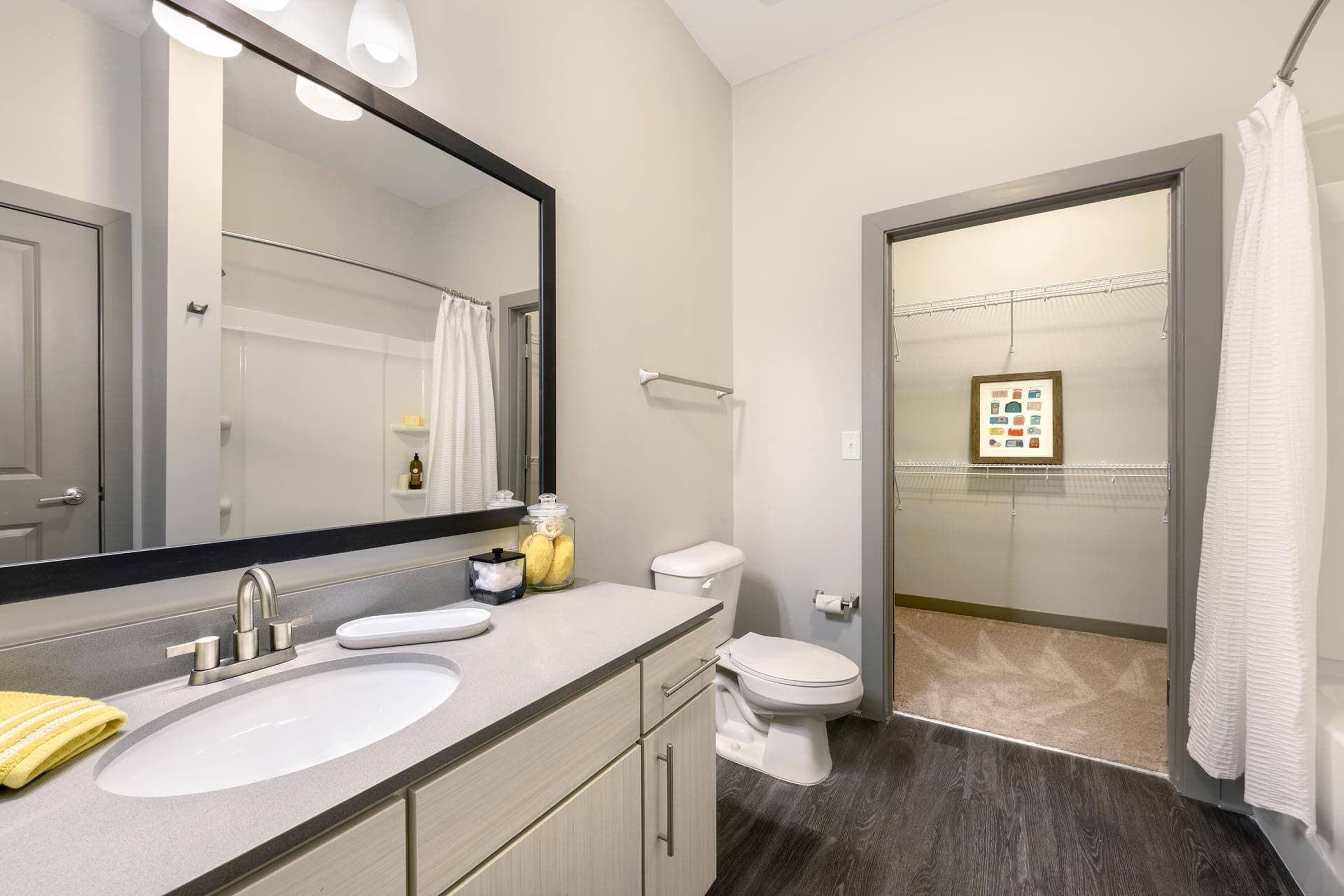 Luxury Studio, 1 &amp; 2 Bedroom Apartments in Covington, KY 4 of 22