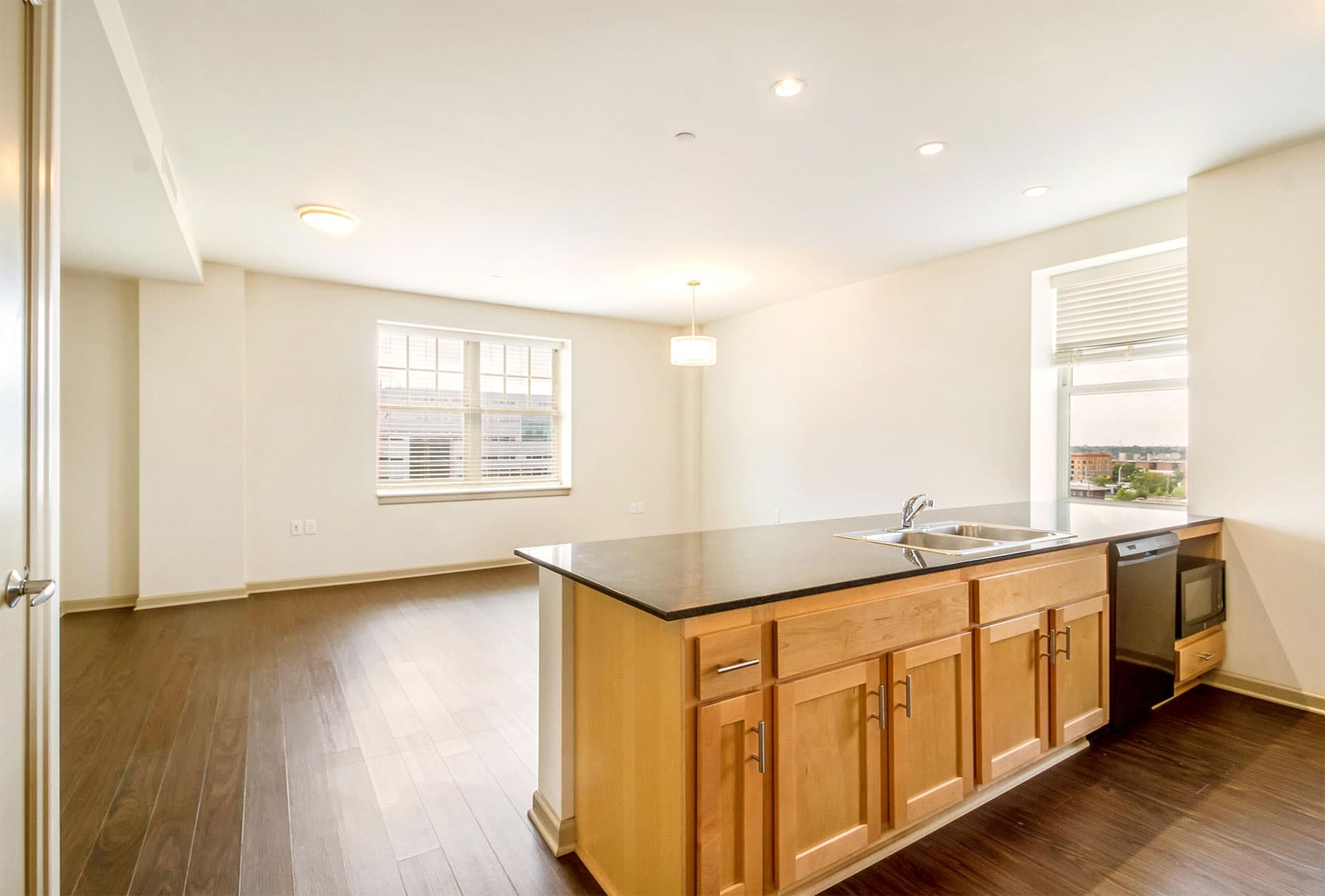 Strathmore Apartments Luxury Apartments for Rent in Downtown Detroit, MI 5 of 15