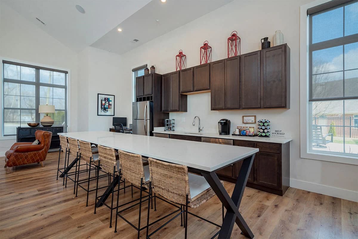 The Bentley Apartments 23 of 28
