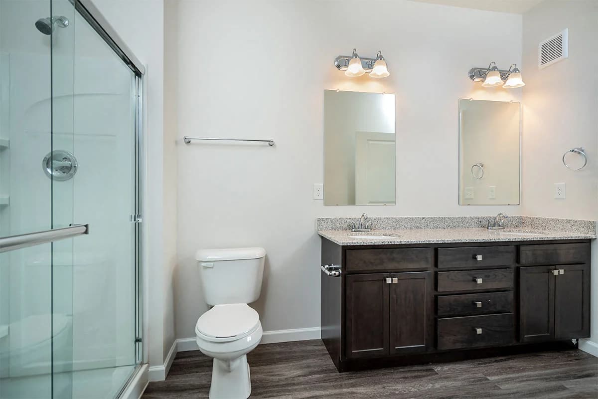 The Bentley Apartments 16 of 28