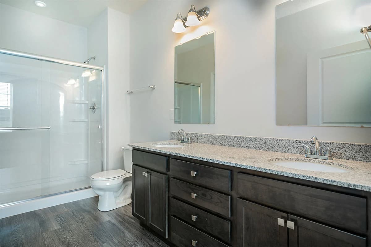 The Bentley Apartments 14 of 28