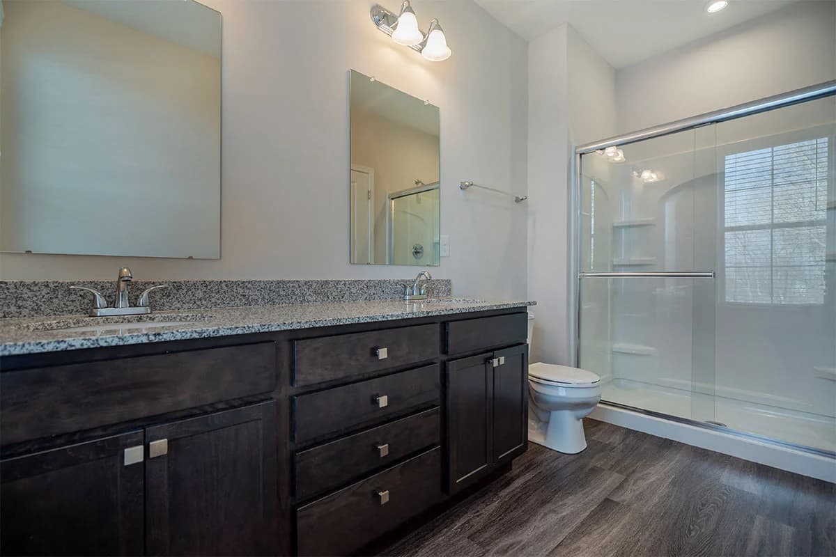 The Bentley Apartments 11 of 28