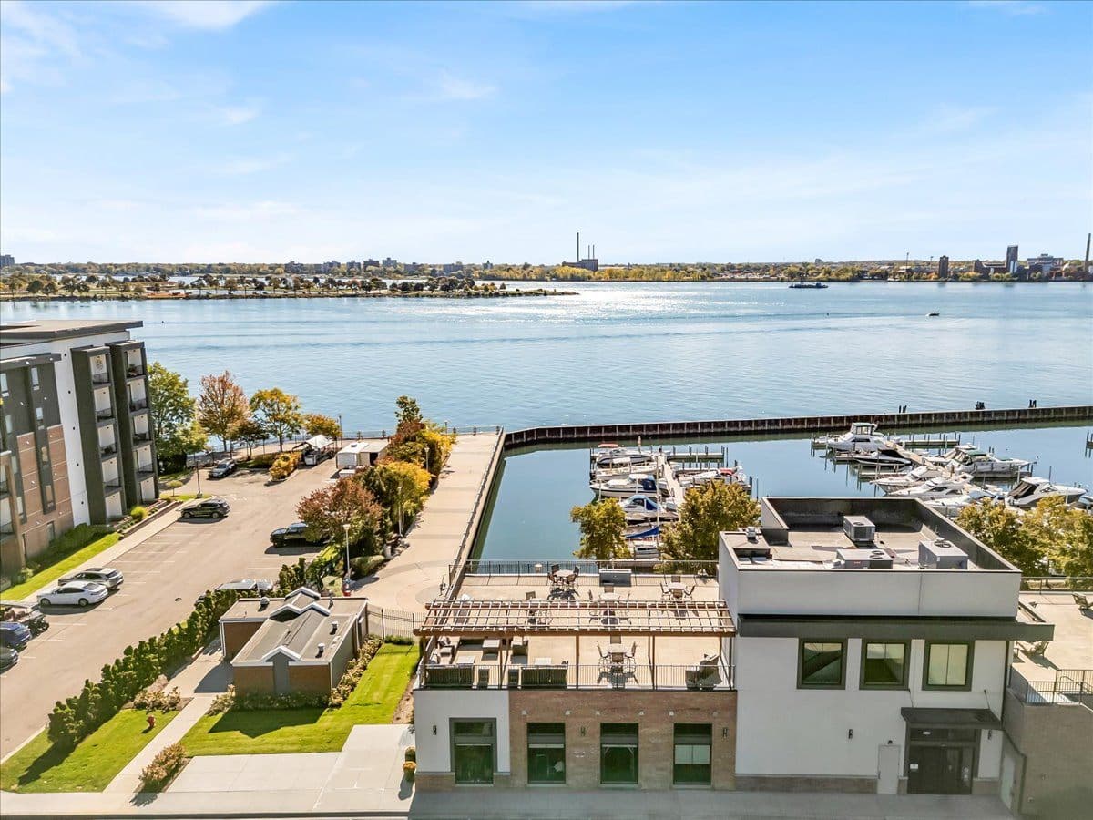 Waters Edge at Harbortown 36 of 37