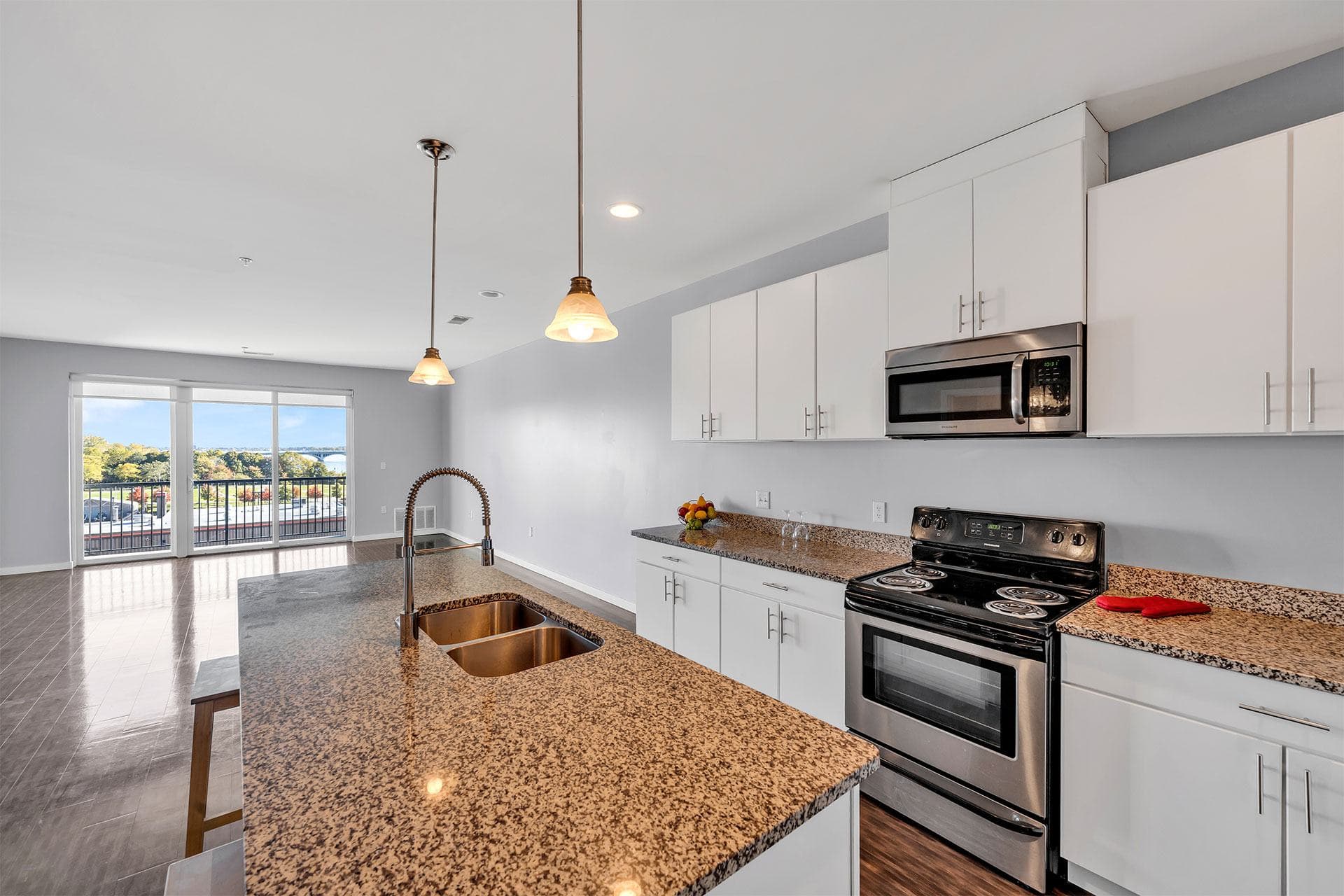 Waters Edge at Harbortown 7 of 37