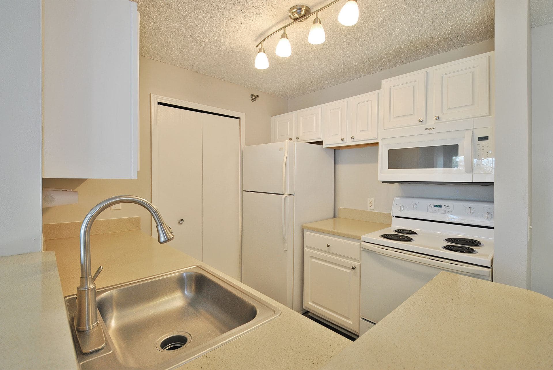Pendleton Park Apartments 3 of 32