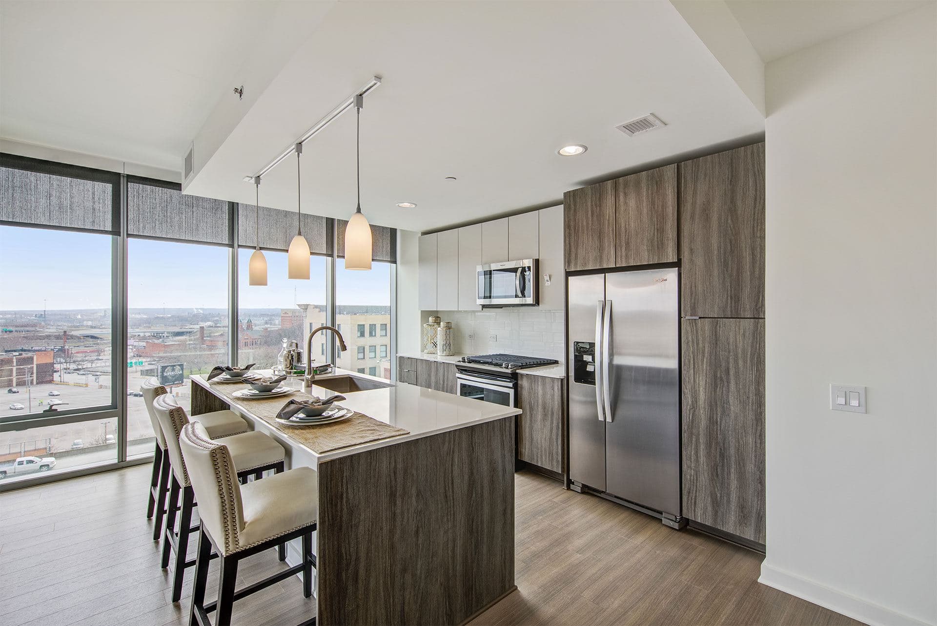 Luxury High-Rise Living in Cleveland’s Playhouse Square 8 of 32