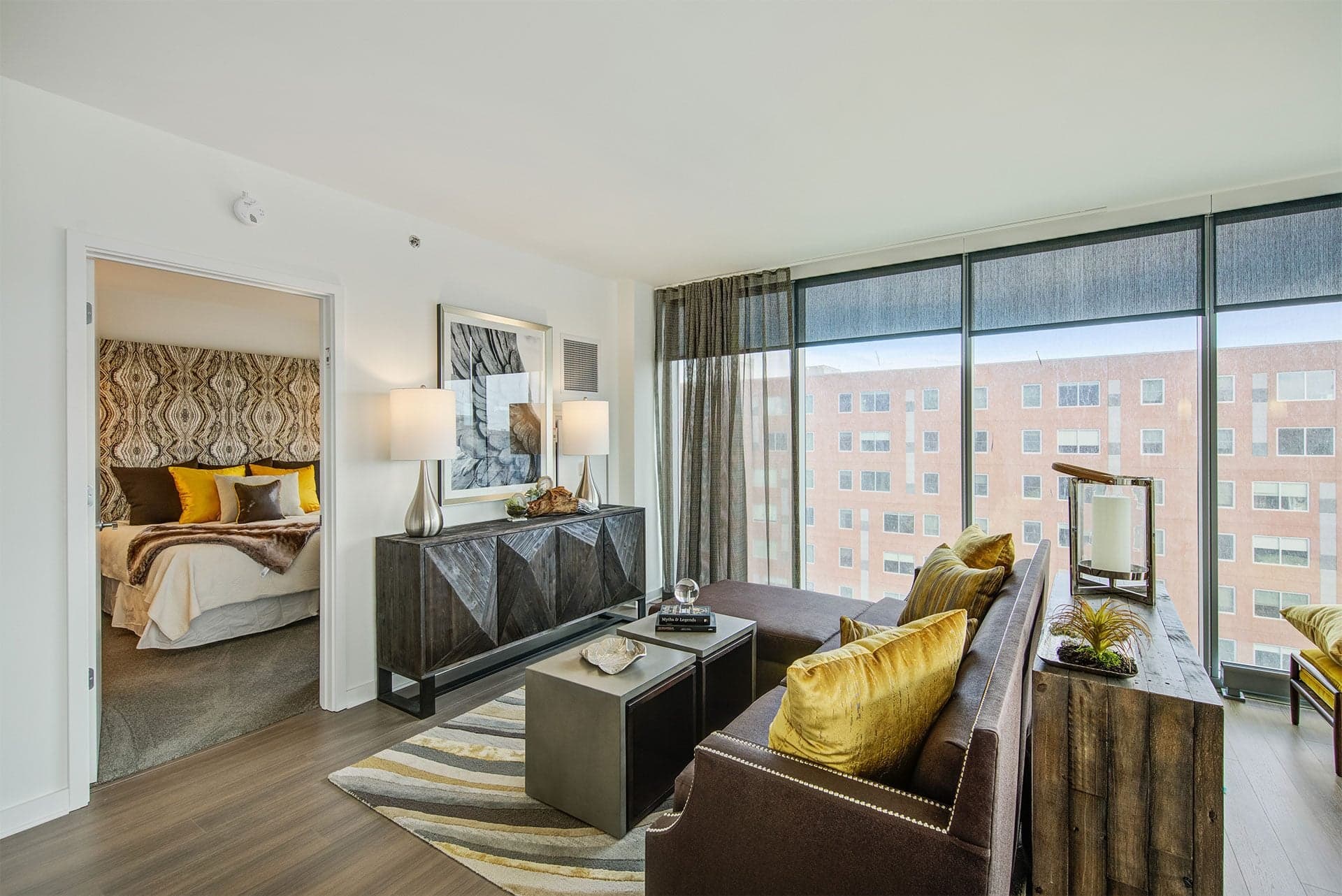 Luxury High-Rise Living in Cleveland’s Playhouse Square 11 of 32