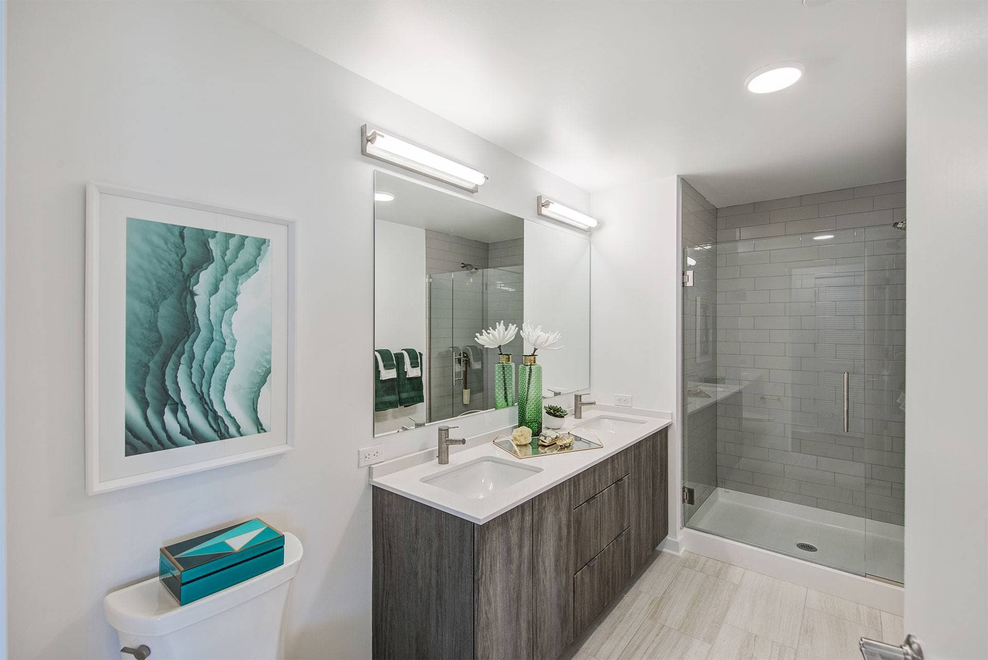 Luxury High-Rise Living in Cleveland’s Playhouse Square 7 of 32