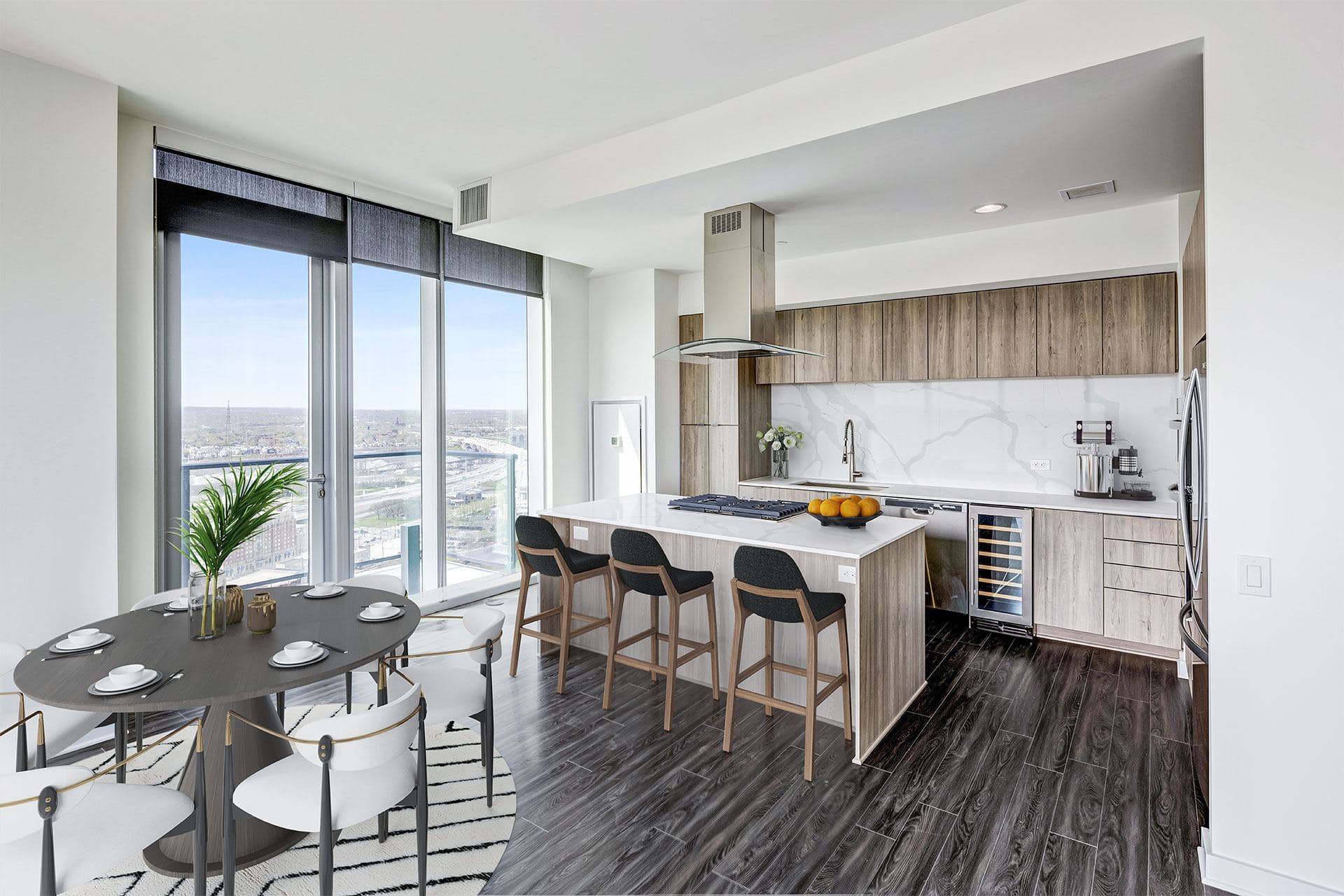 Luxury High-Rise Living in Cleveland’s Playhouse Square 4 of 32