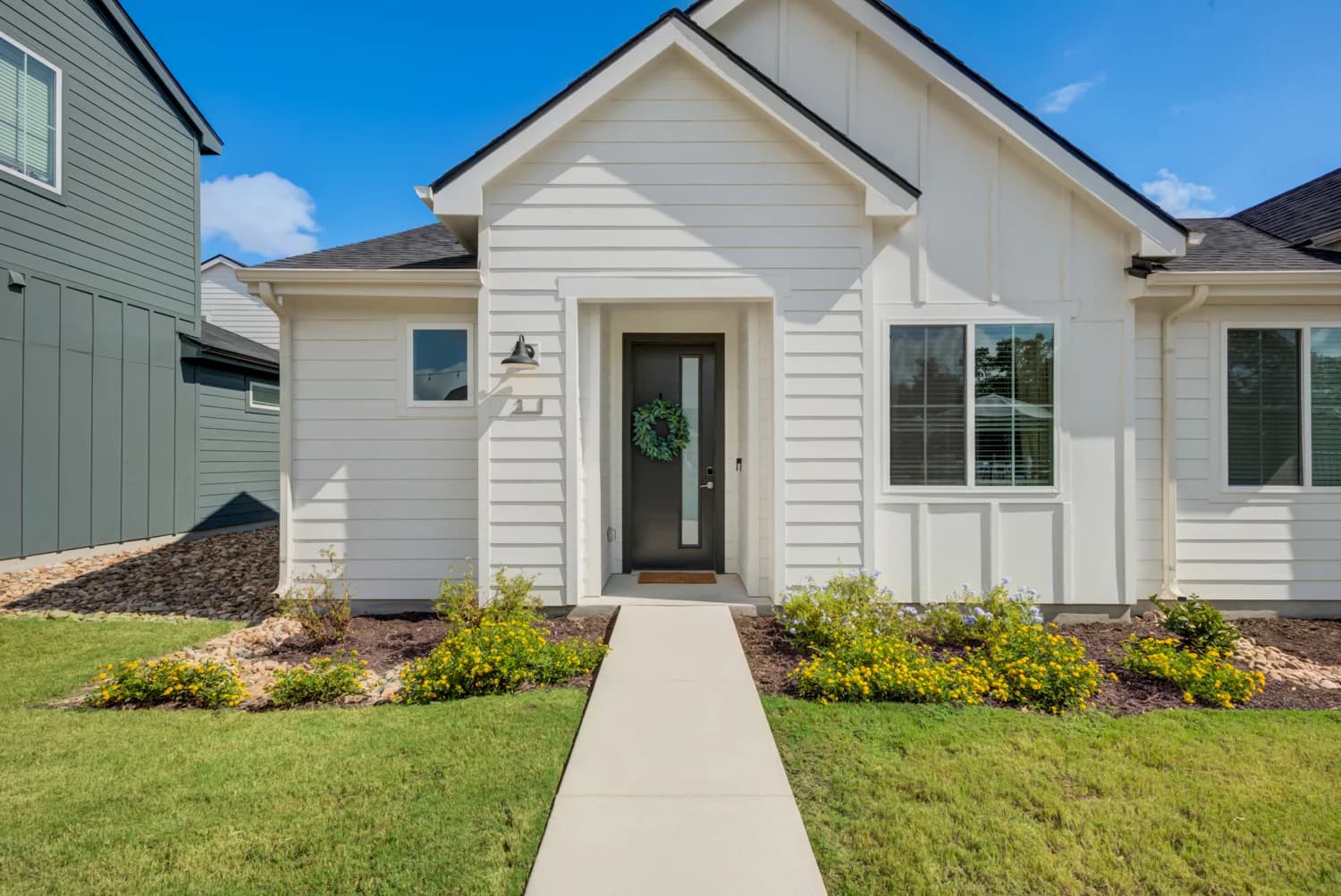 YardHomes® Juniper Pointe 1 of 8