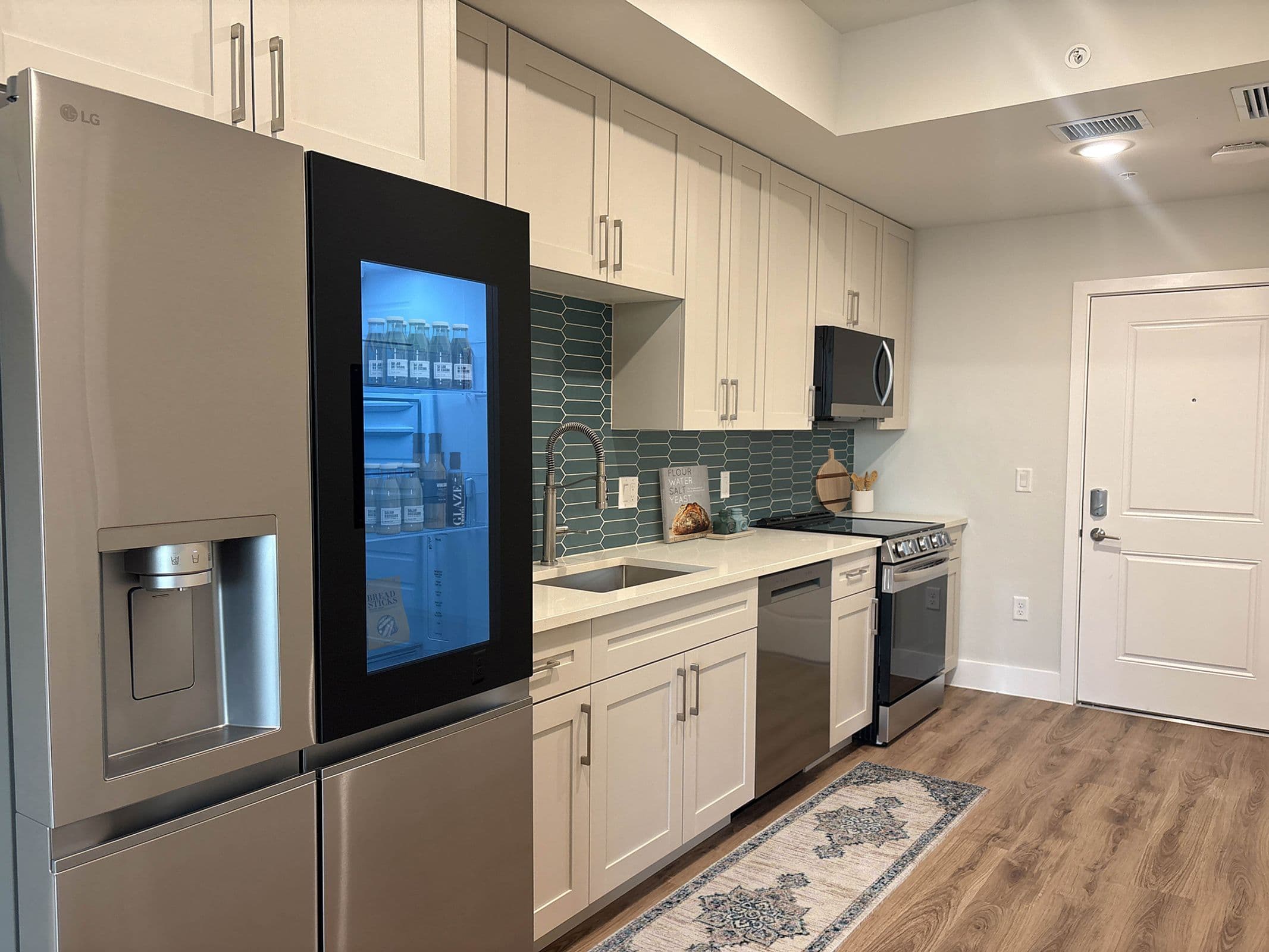 Bimini Square Apartments 3 of 7