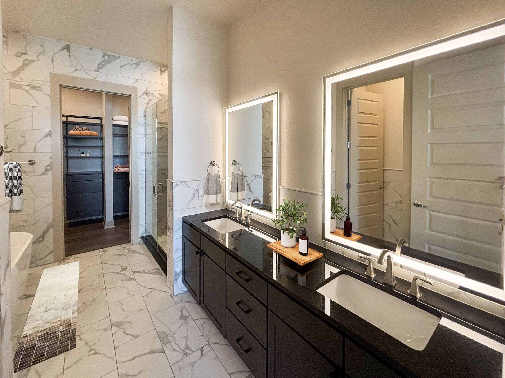 Residences at the Grove 4 of 11