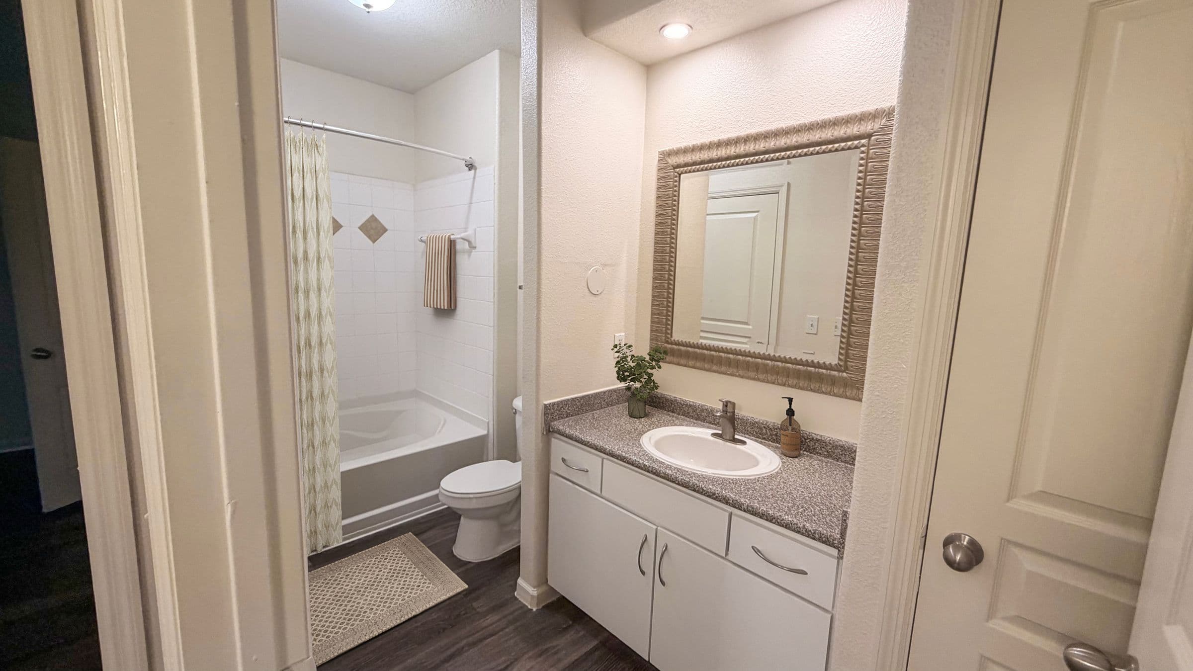 The Enclave 8 of 10