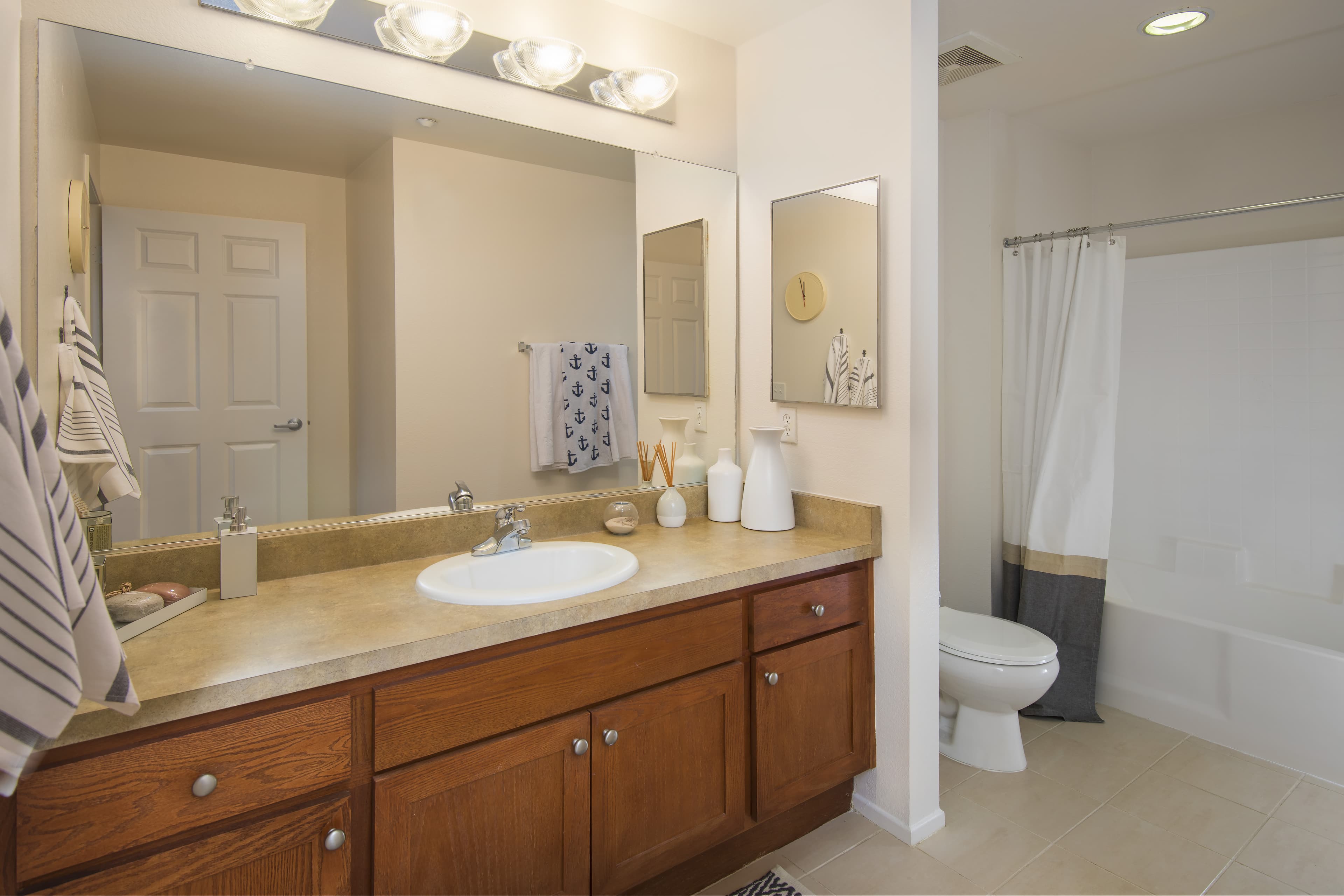 Avalon Oak Creek 11 of 46