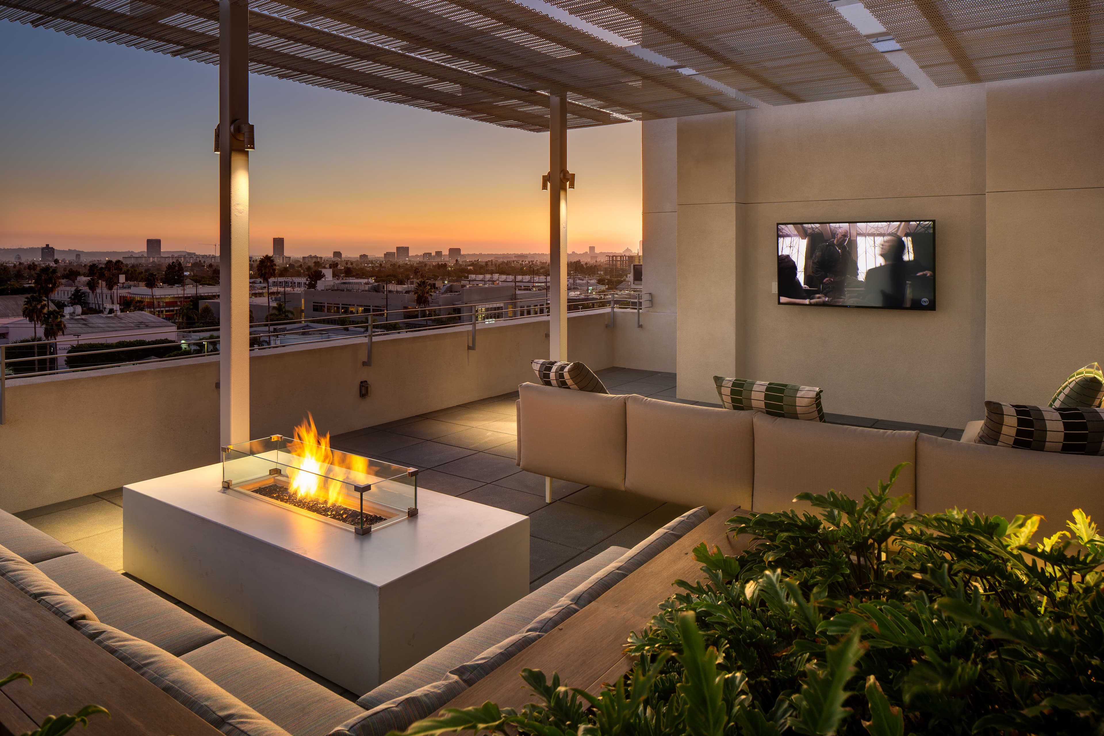 Ava Hollywood At La Pietra Place 33 of 41
