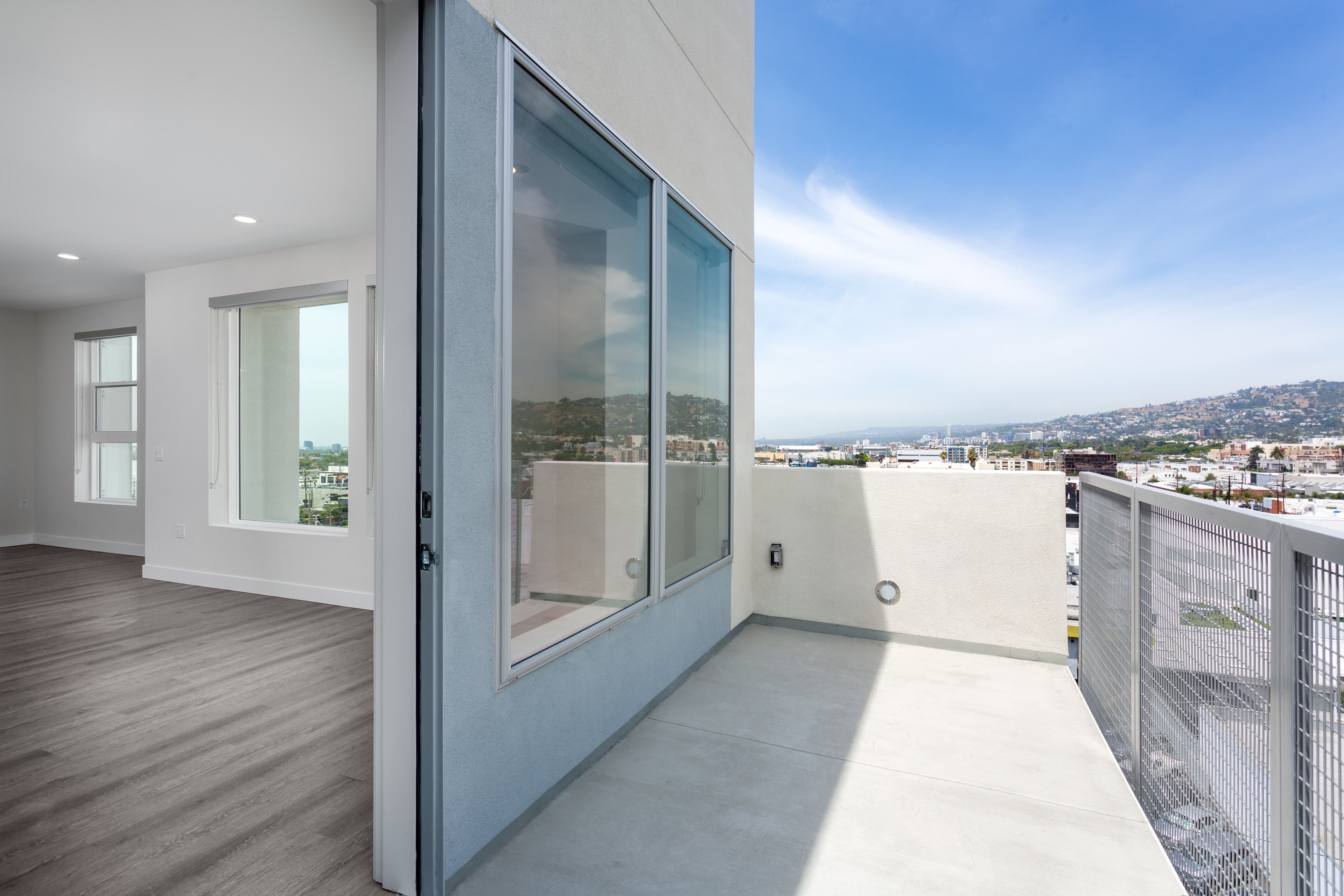 Ava Hollywood At La Pietra Place 15 of 41