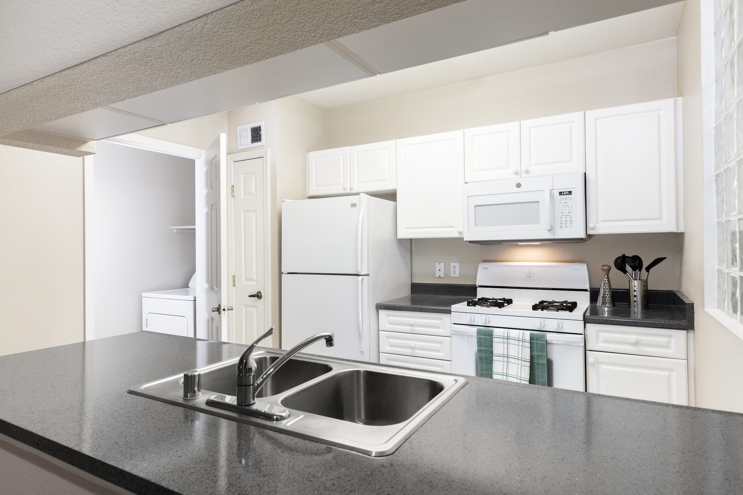Avalon Willow Glen 2 of 24
