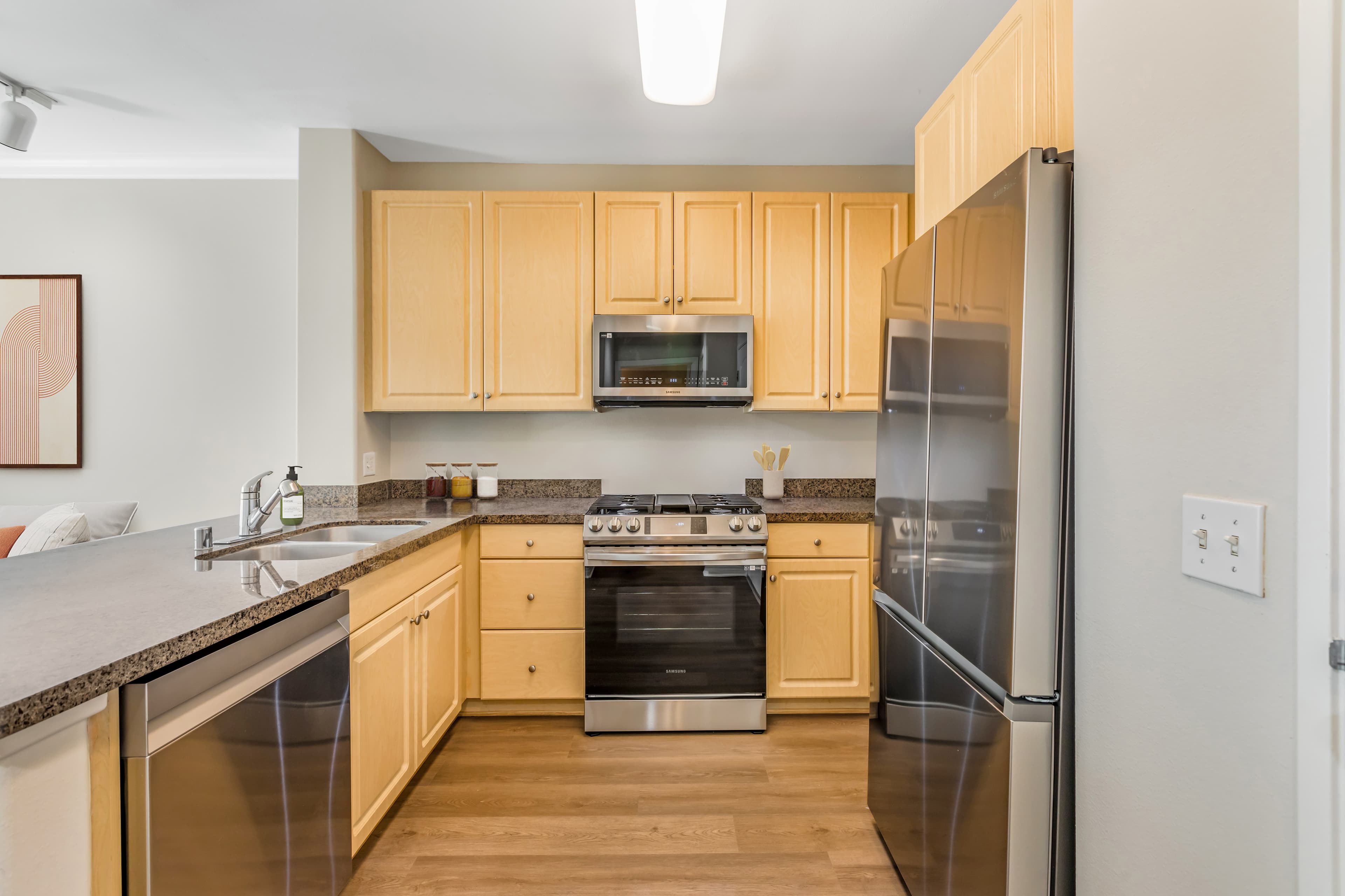 Avalon Wilshire 13 of 31