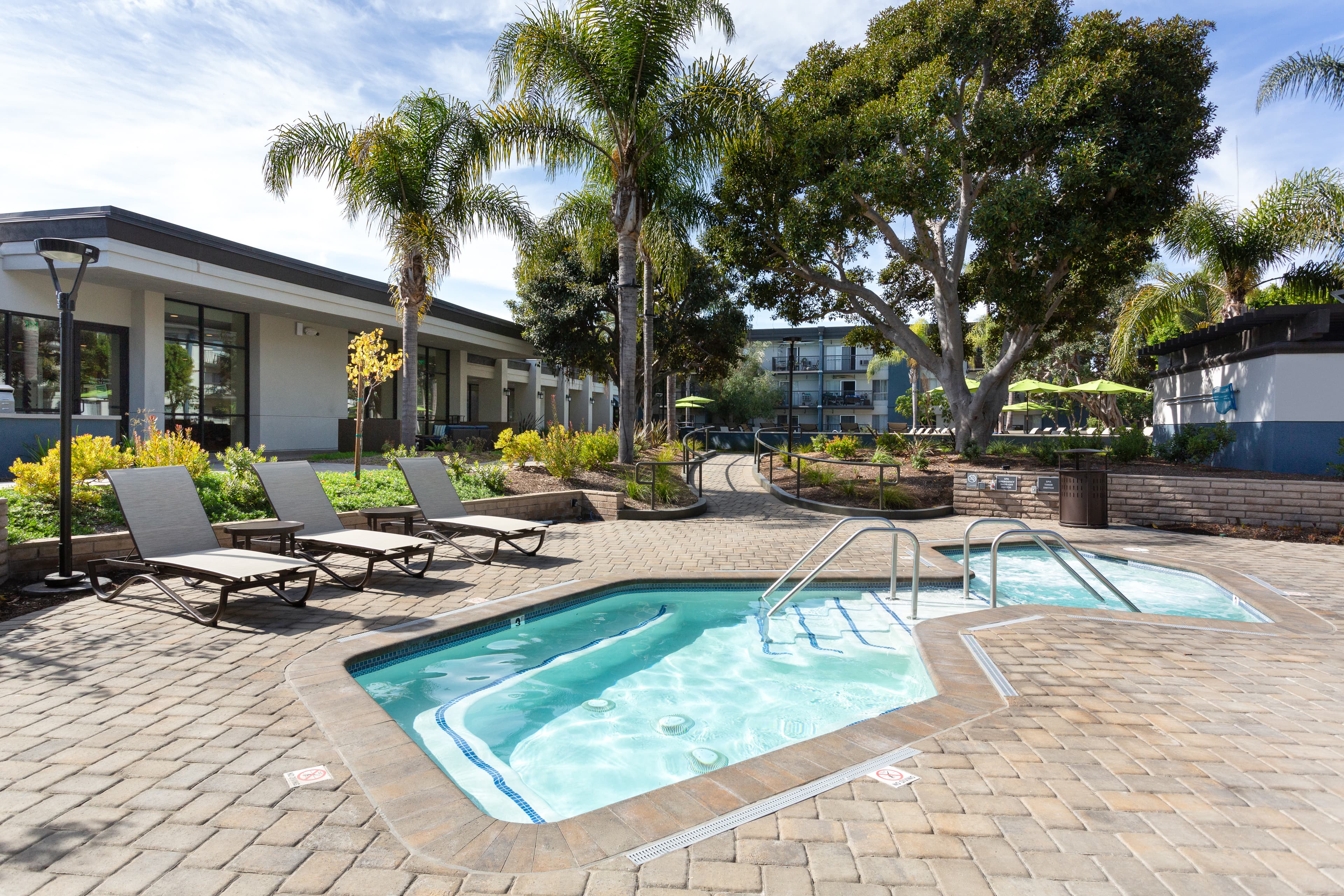 Eaves Seal Beach 26 of 36