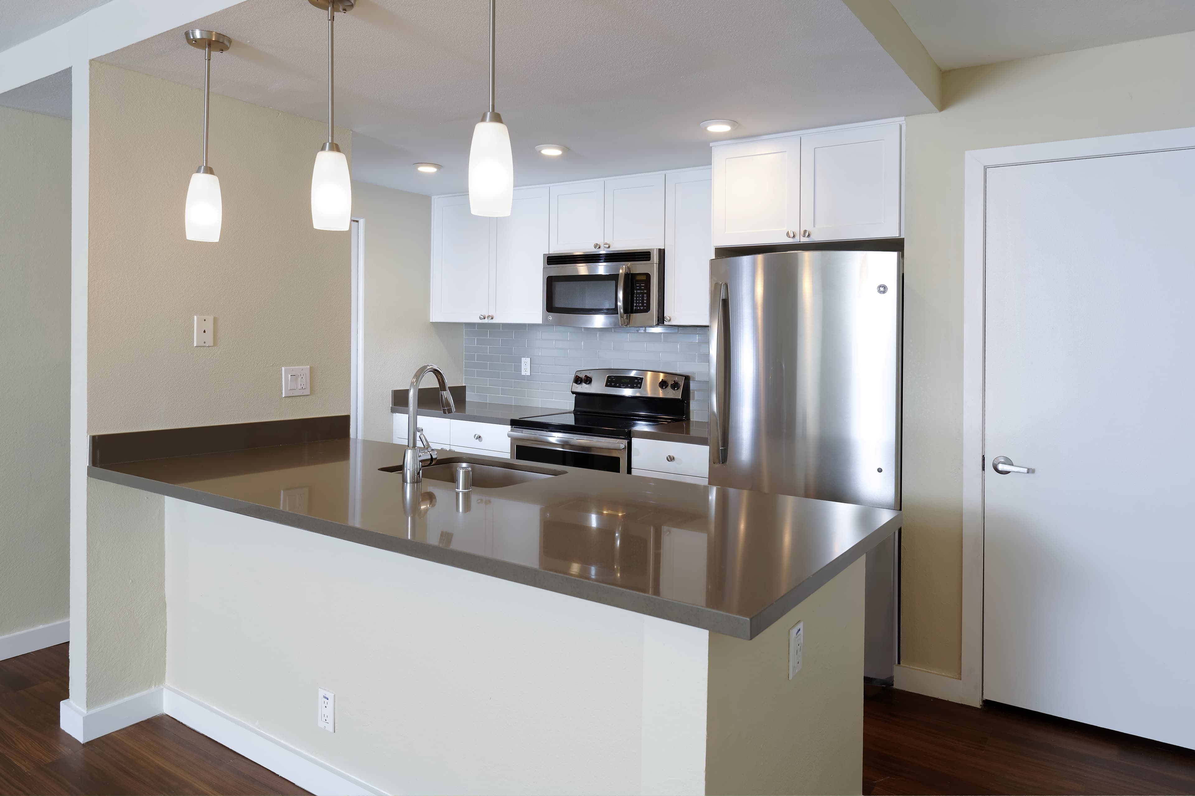 Avalon La Jolla Colony 4 of 34