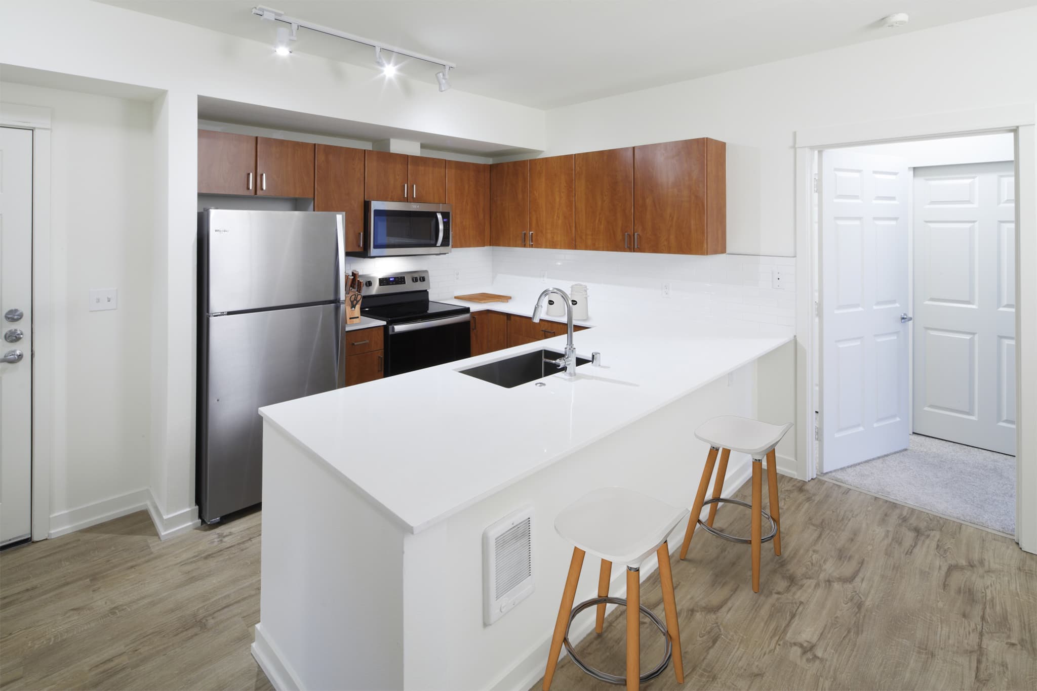 Avalon Bellevue 1 of 27