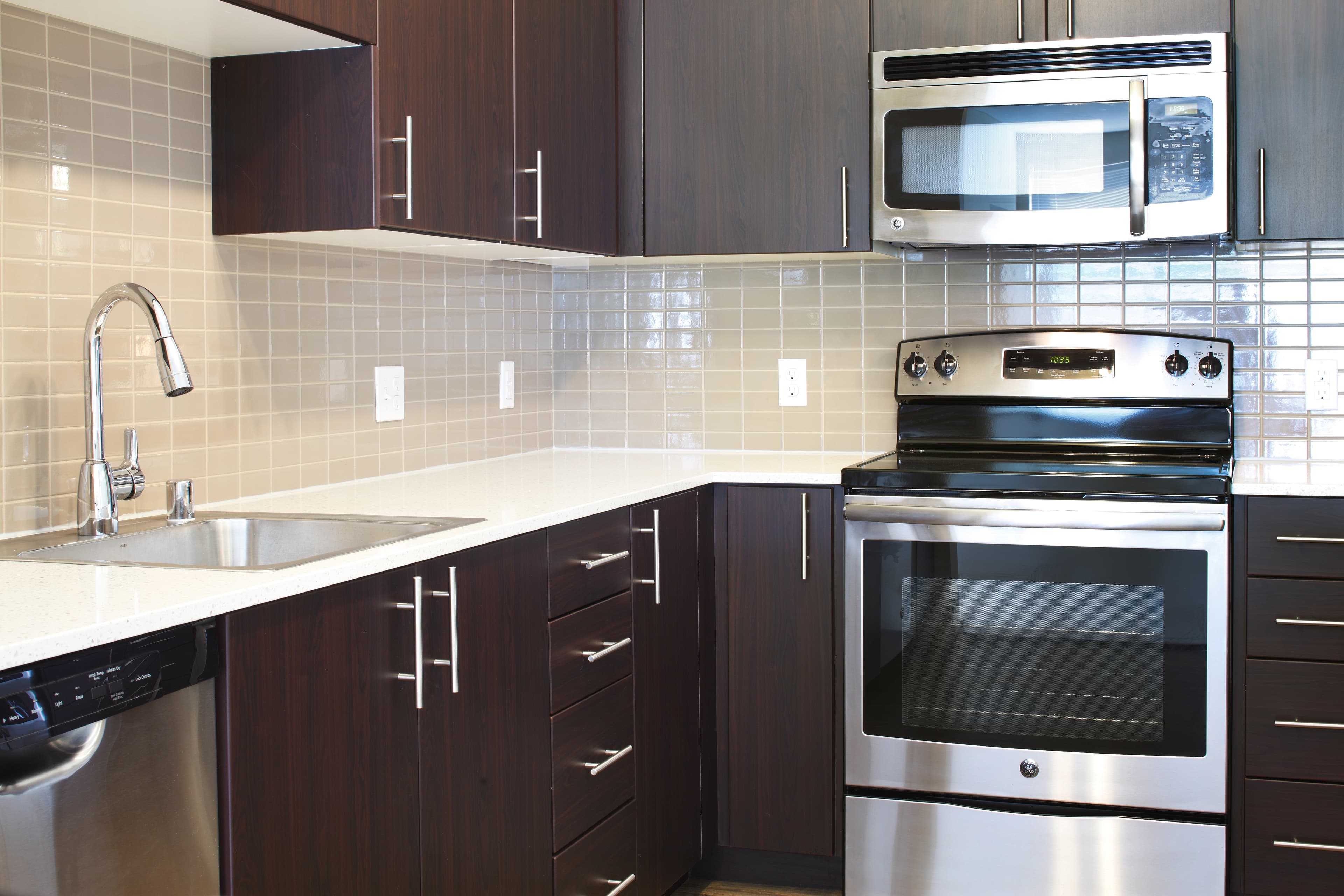 Avalon Alderwood 2 of 39