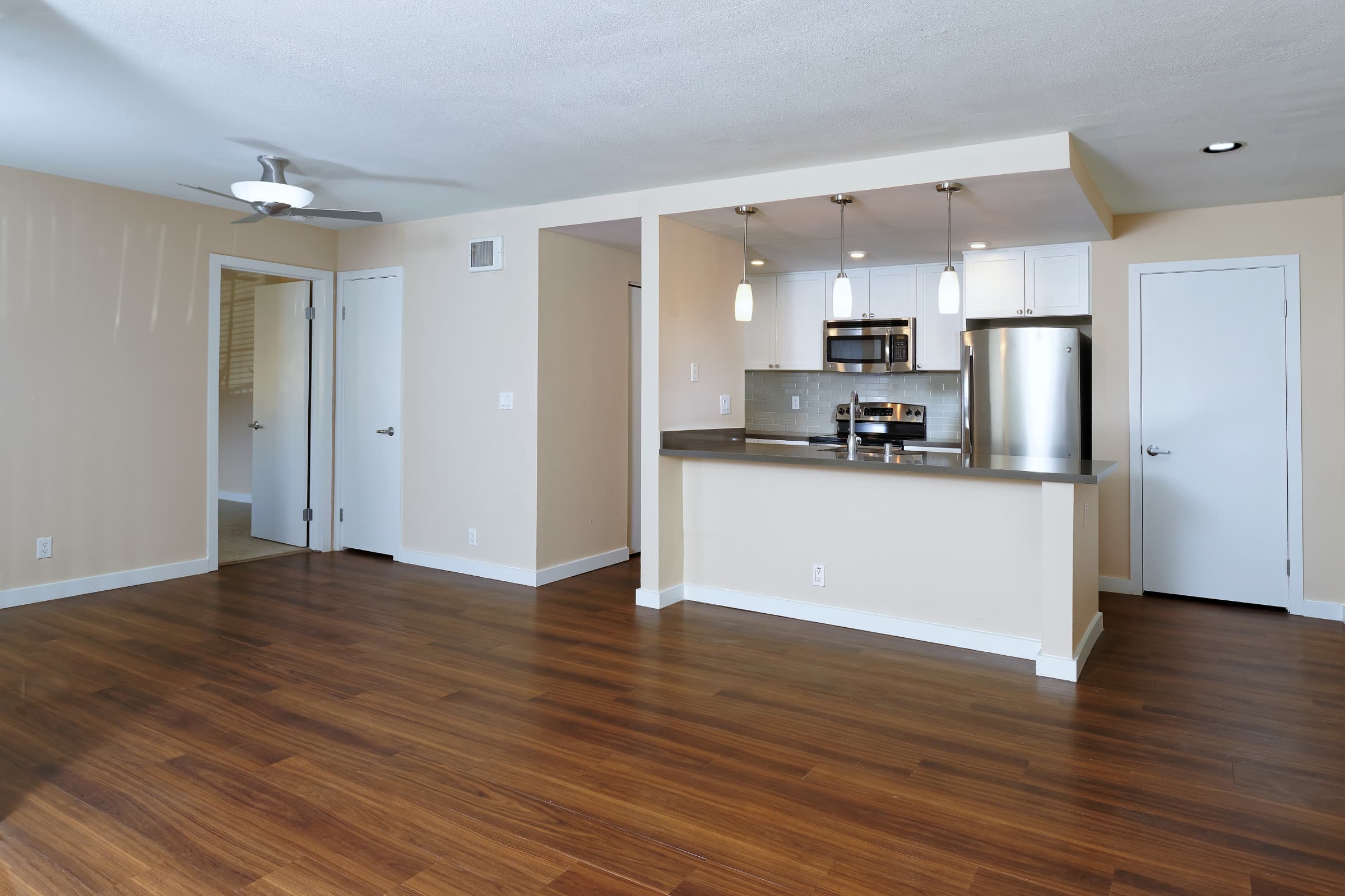 Avalon La Jolla Colony 6 of 34
