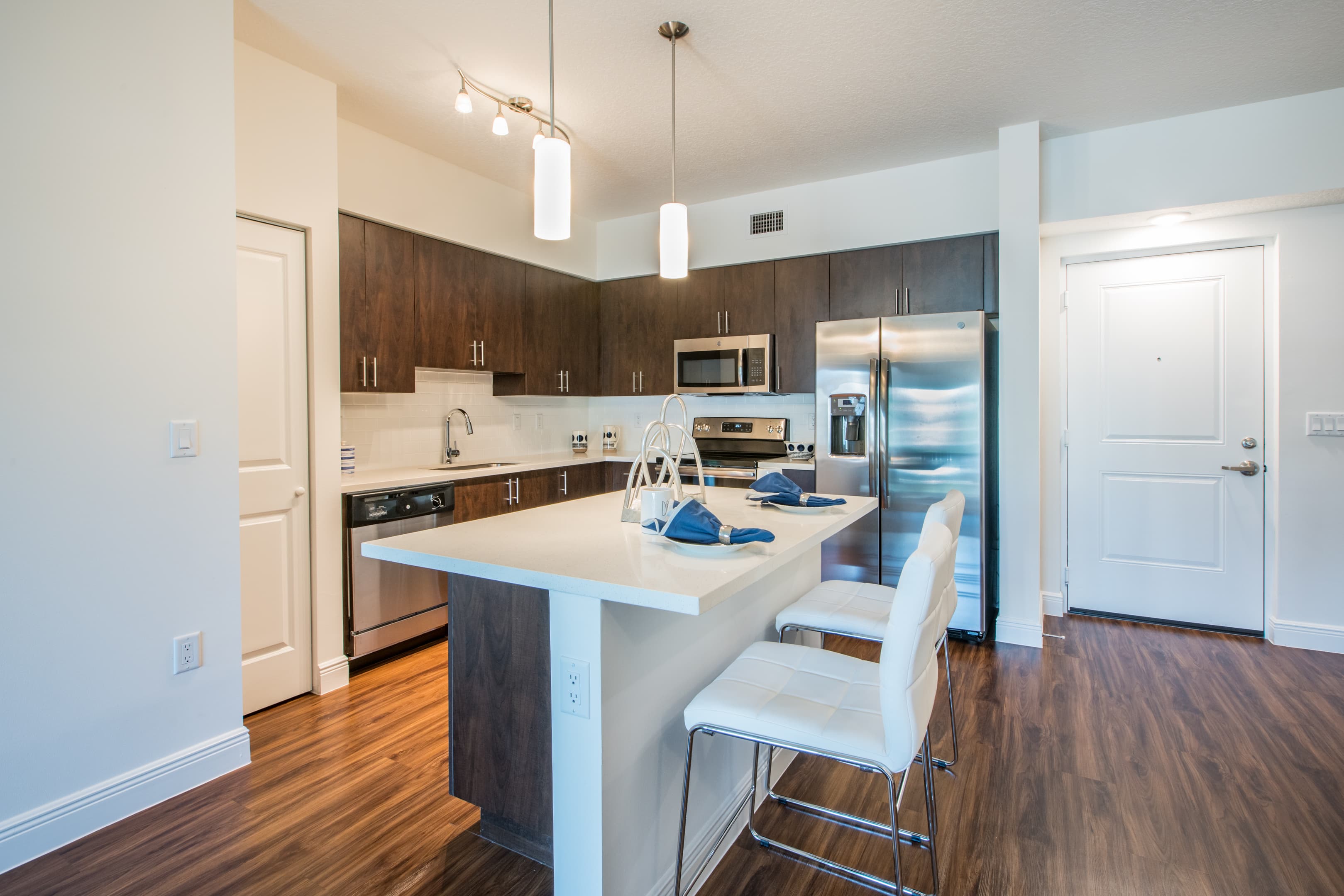 Avalon Miramar 3 of 17