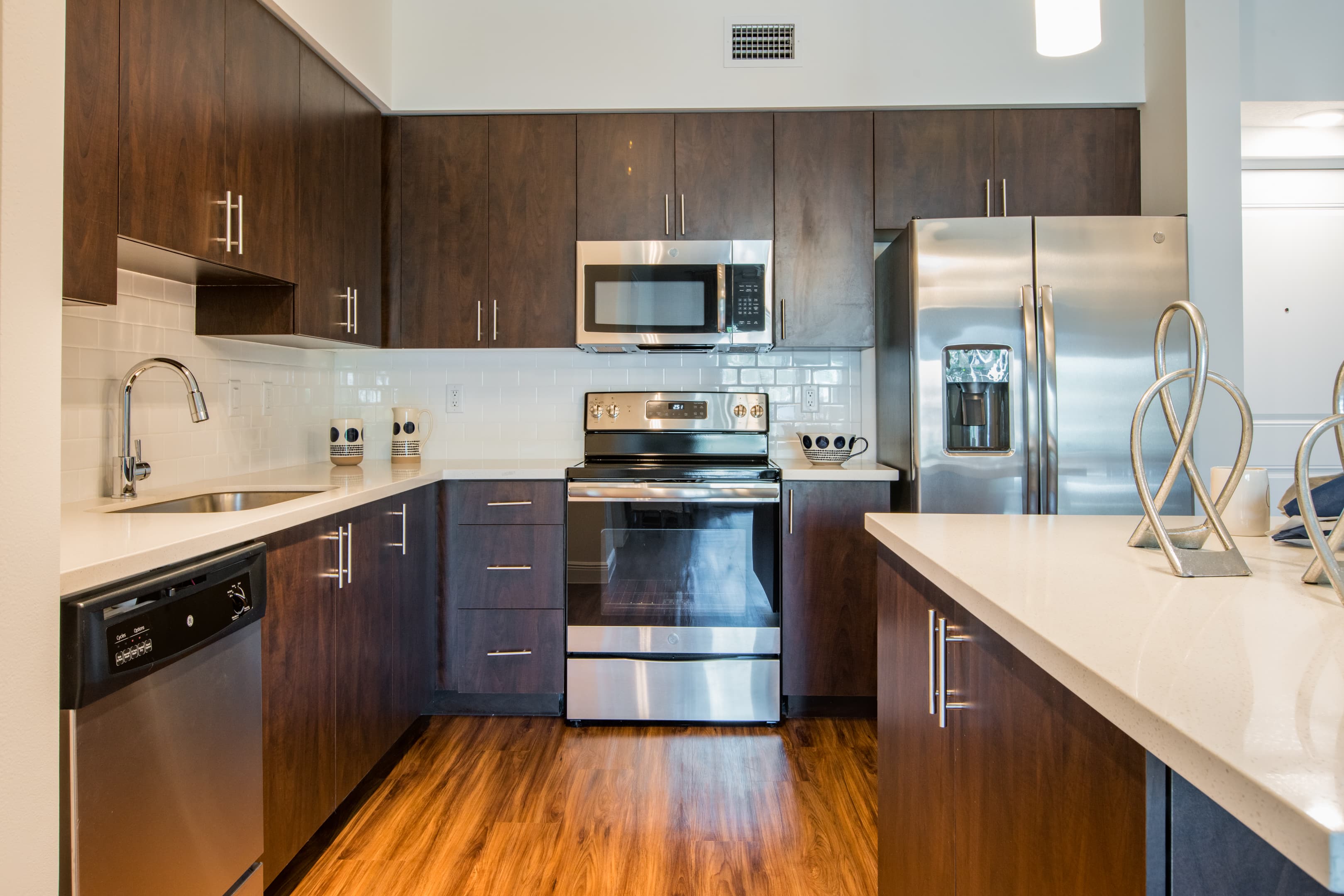 Avalon Miramar 2 of 17