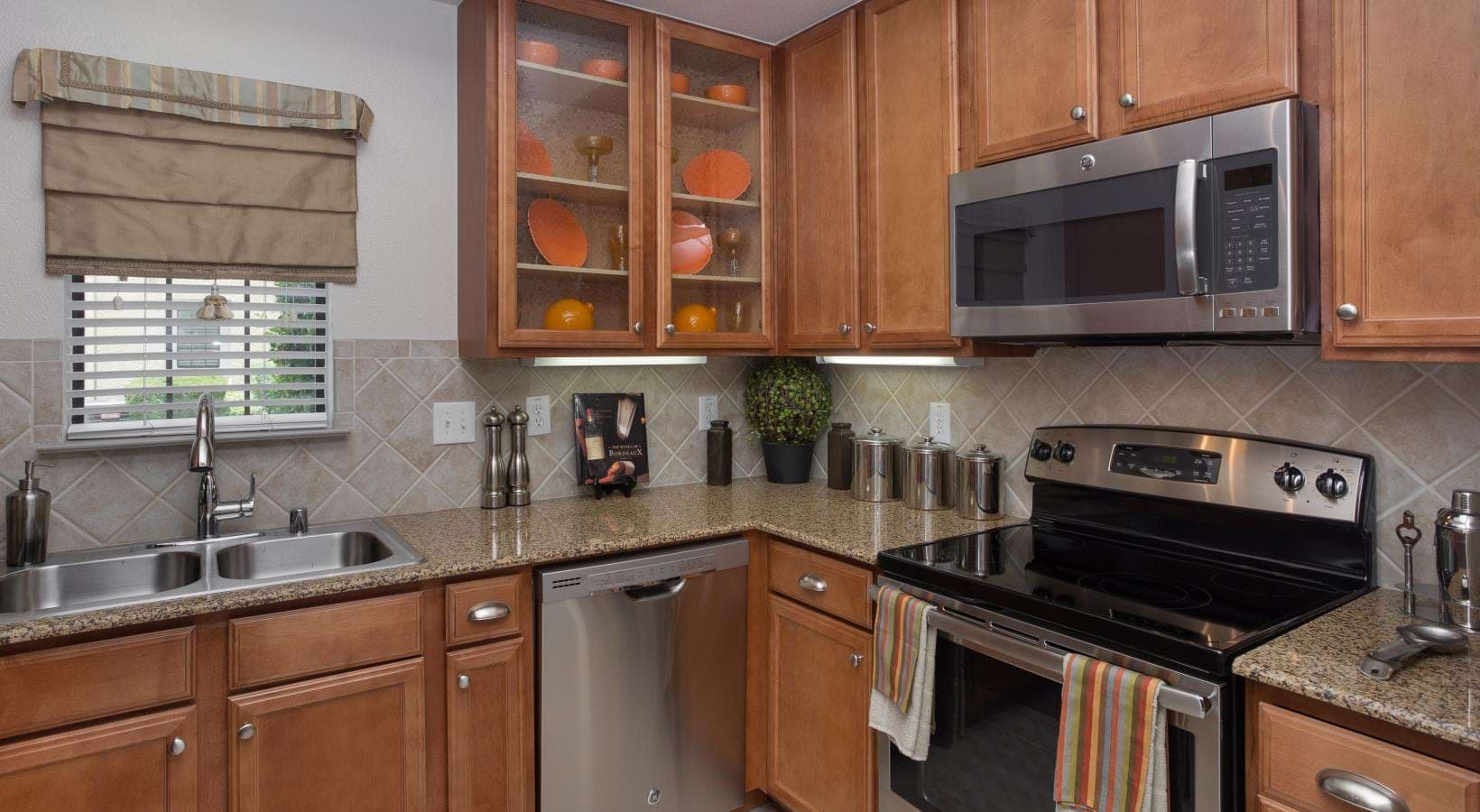 Estancia Townhomes 3 of 5
