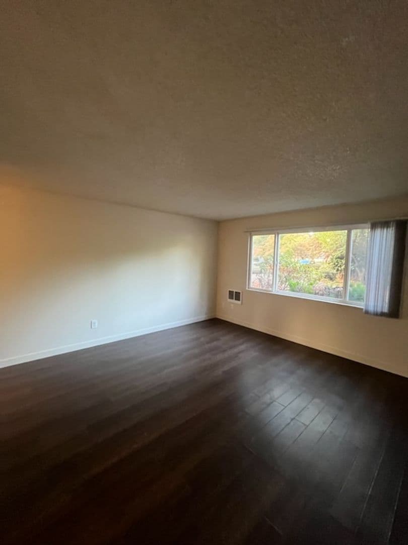 Upcoming 2nd-Story 2-Bedroom Coming Available 10/16/26! *** 1st month free! *** 6 of 8