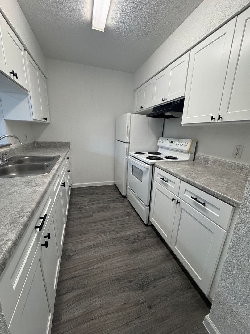 Southern Garden Apartments 1 of 8