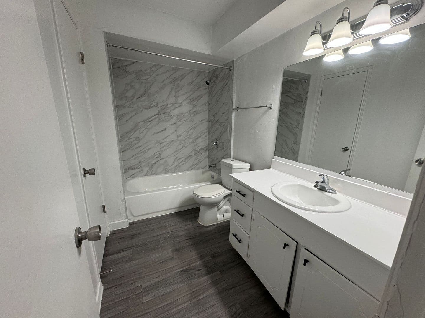Southern Garden Apartments 4 of 6