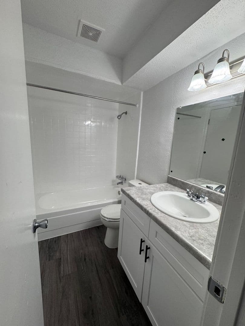 Southern Garden Apartments 7 of 9