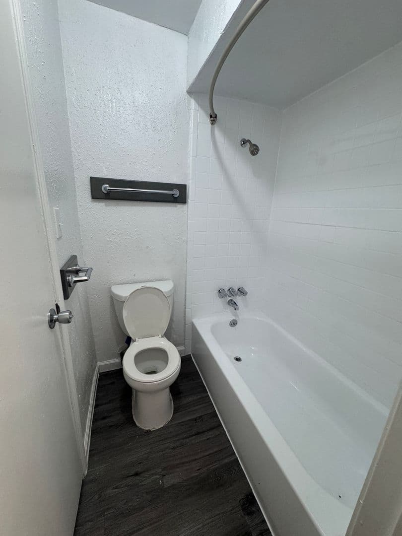 Southern Garden Apartments 3 of 8
