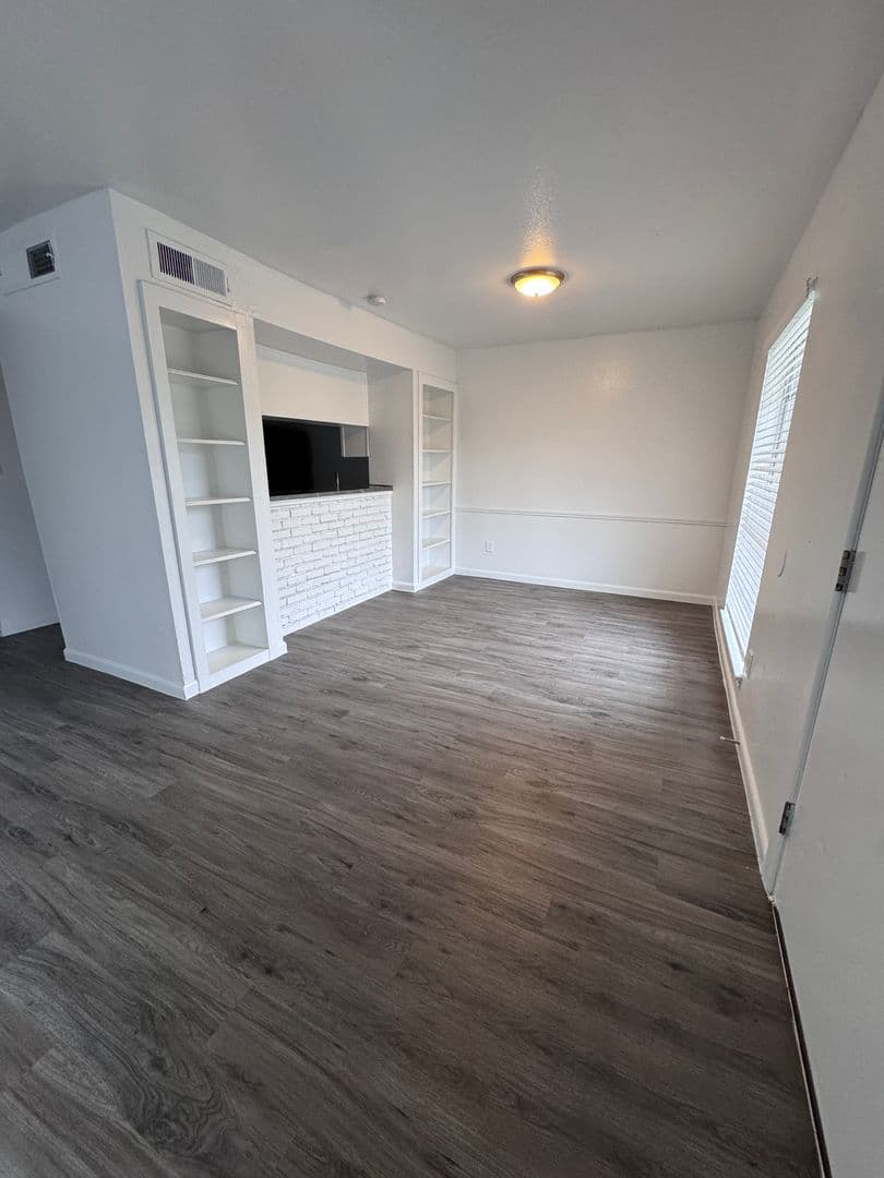 Southern Garden Apartments 1 of 9